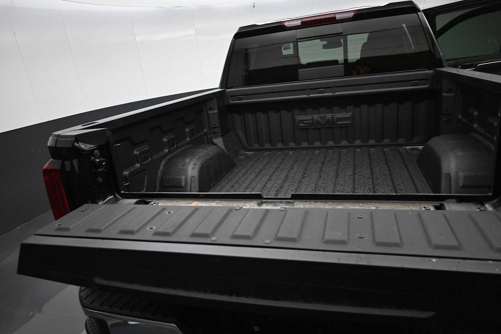 2026 GMC Sierra 1500 SLT - Photo 14