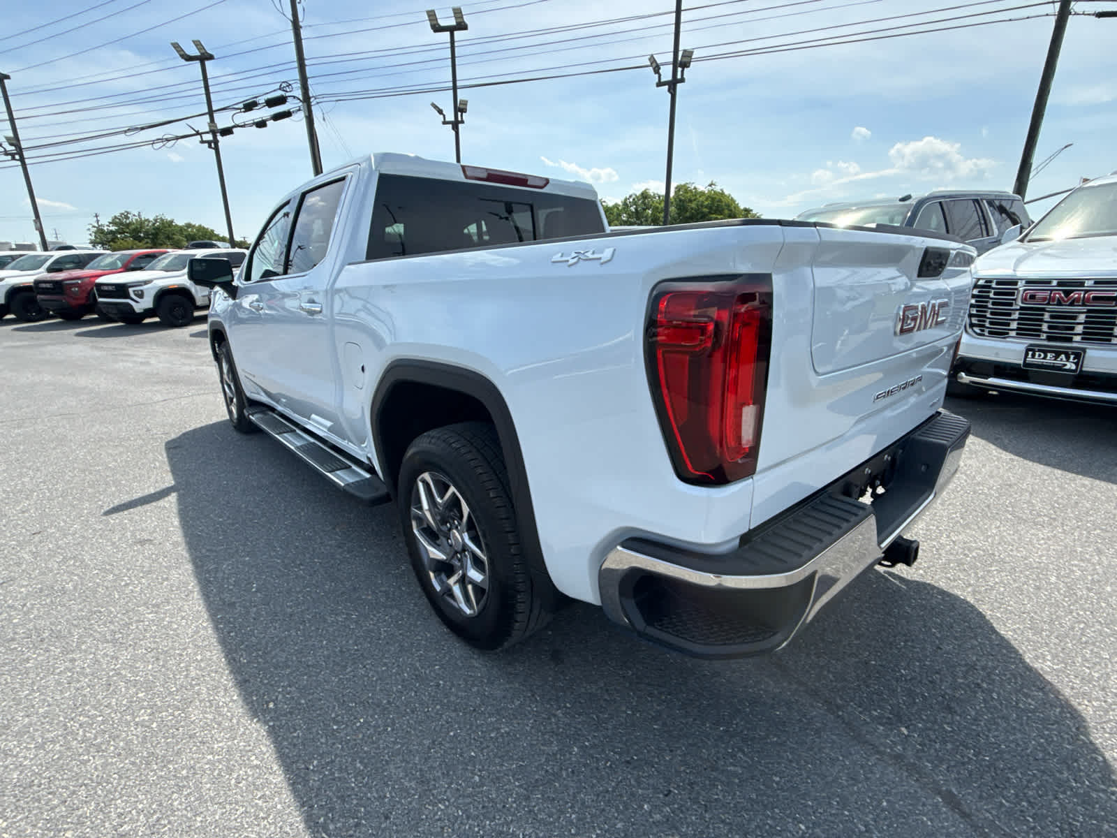 2026 GMC Sierra 1500 SLT - Photo 6