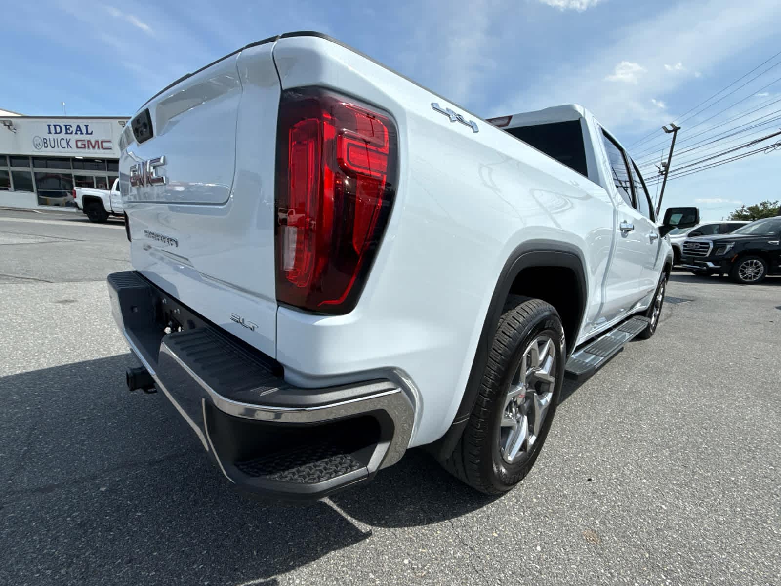 2026 GMC Sierra 1500 SLT - Photo 26