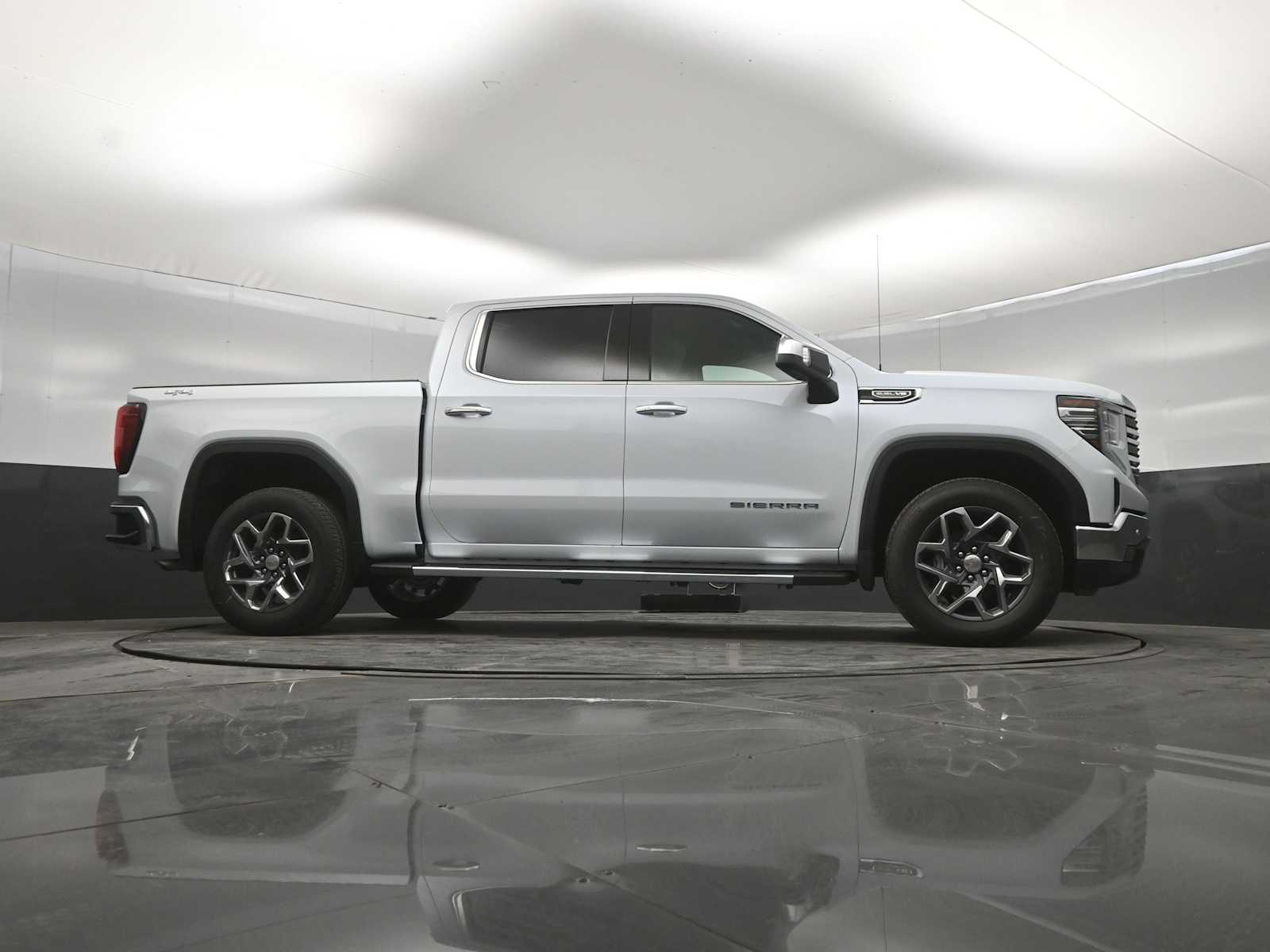 2026 GMC Sierra 1500 SLT - Photo 39