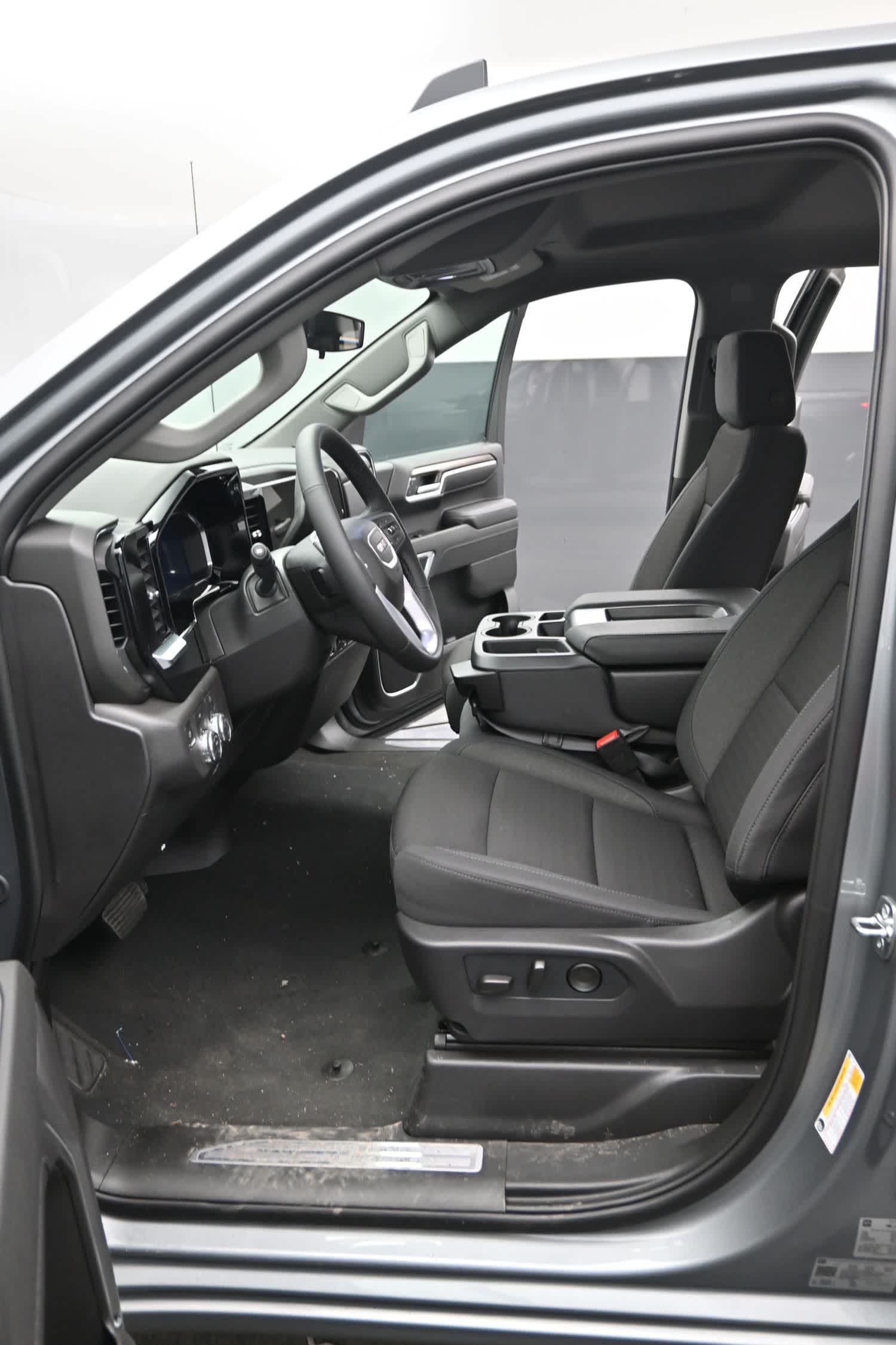 2026 GMC Sierra 1500 SLE - Photo 16