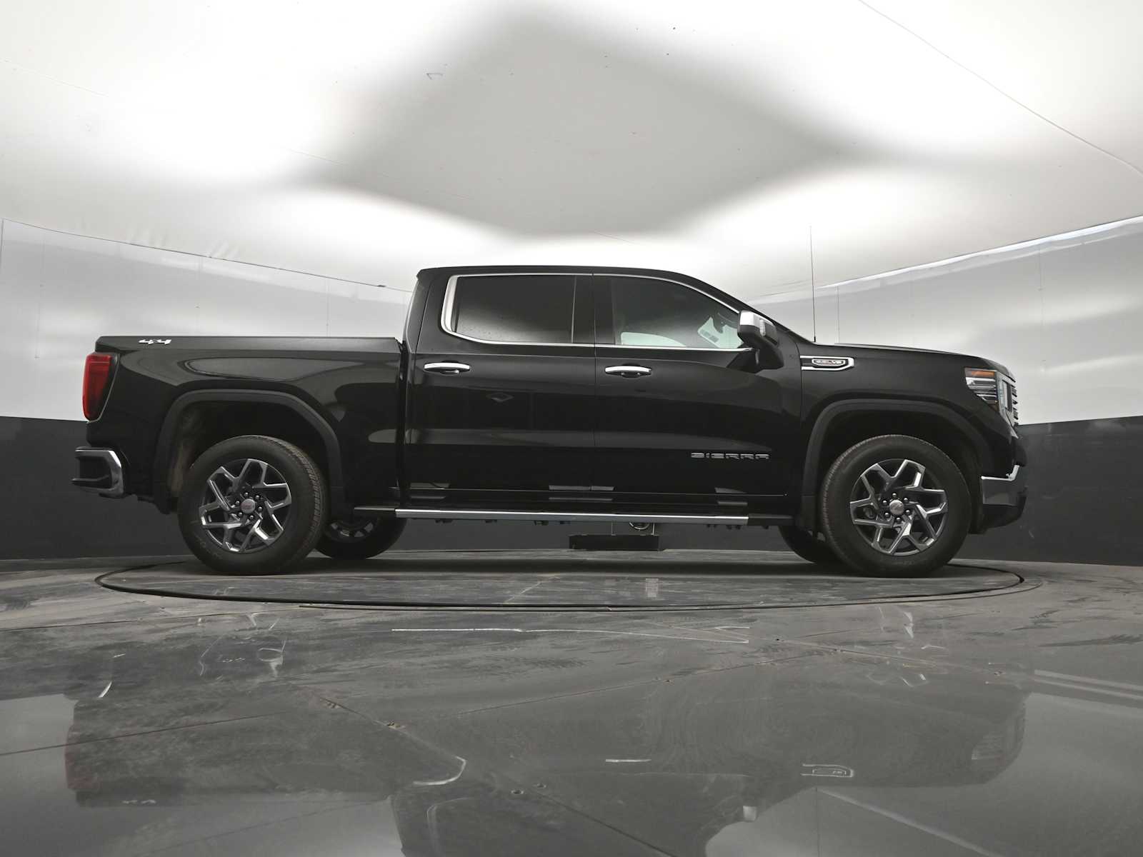 2026 GMC Sierra 1500 SLT - Photo 41