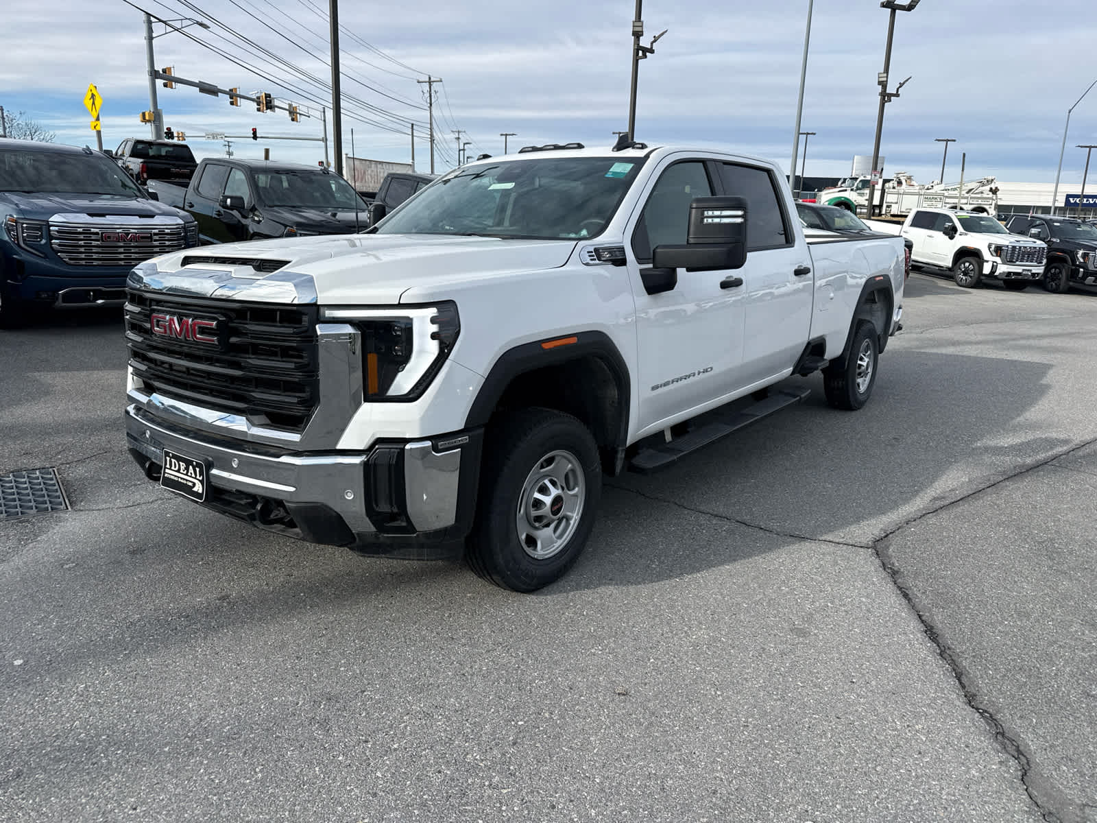 2025 GMC Sierra SLT's photo