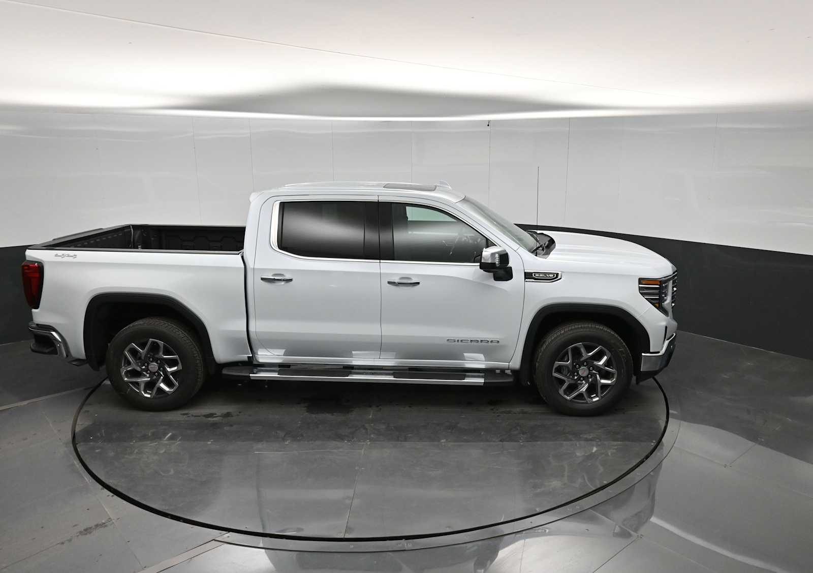 2026 GMC Sierra 1500 SLT - Photo 31