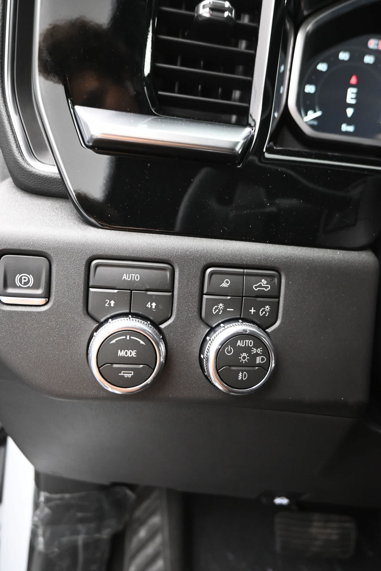 2026 GMC Sierra 1500 SLT - Photo 22