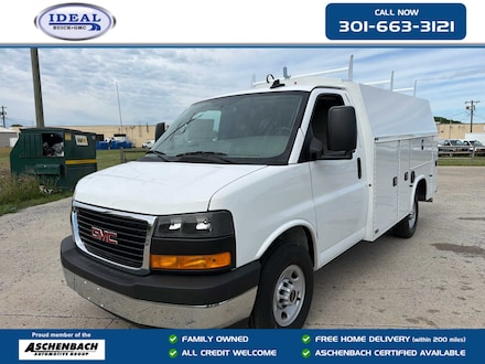 2025 GMC Savana Cutaway 3500 1WT Cutaway Van