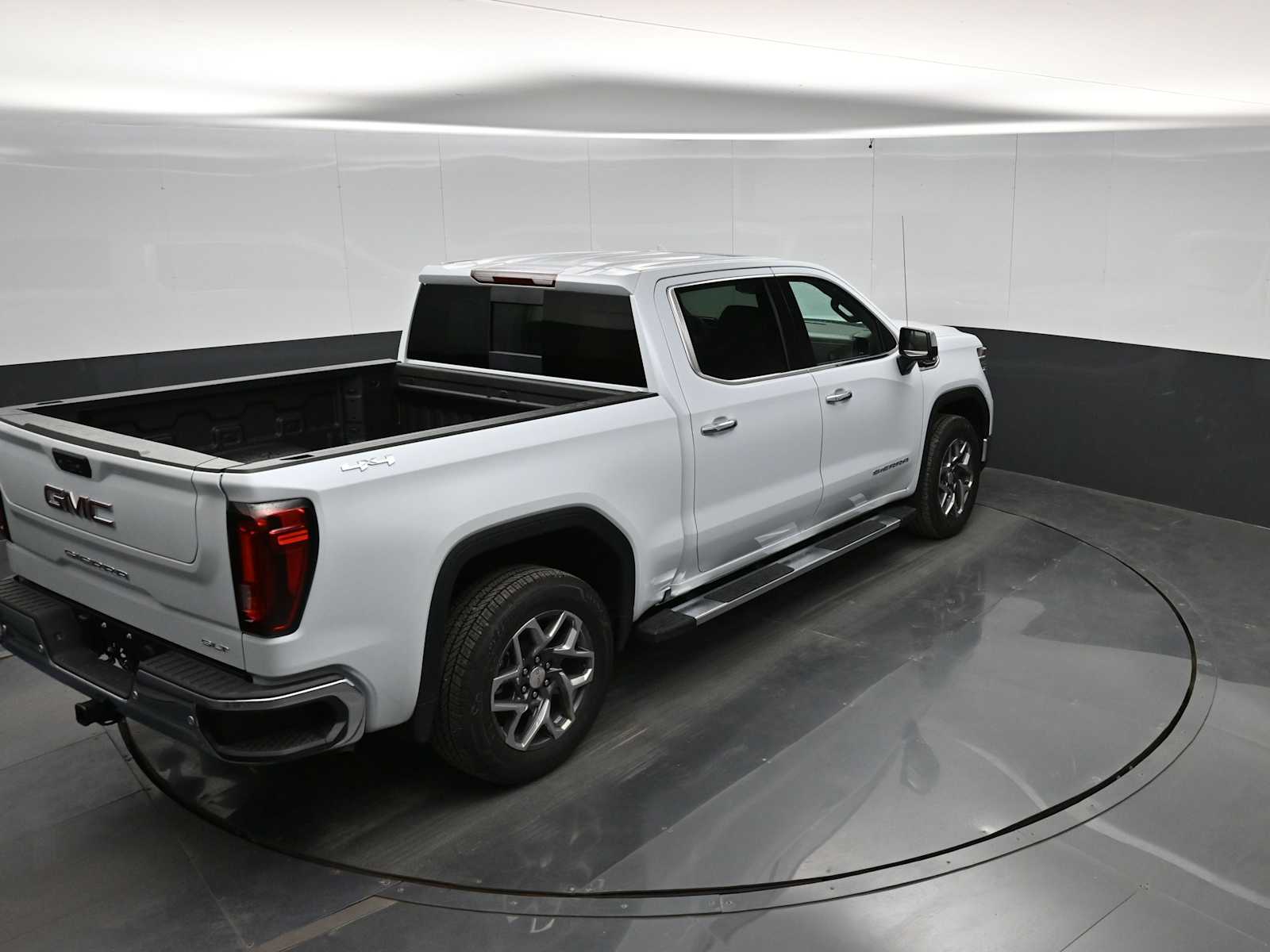 2026 GMC Sierra 1500 SLT - Photo 32