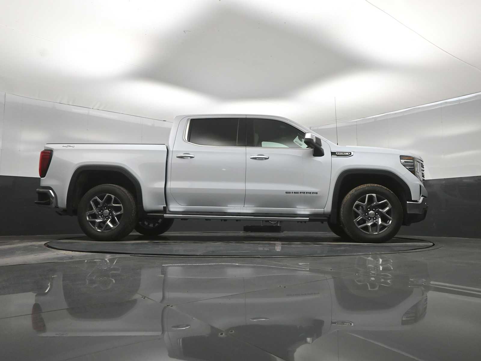 2026 GMC Sierra 1500 SLT - Photo 37