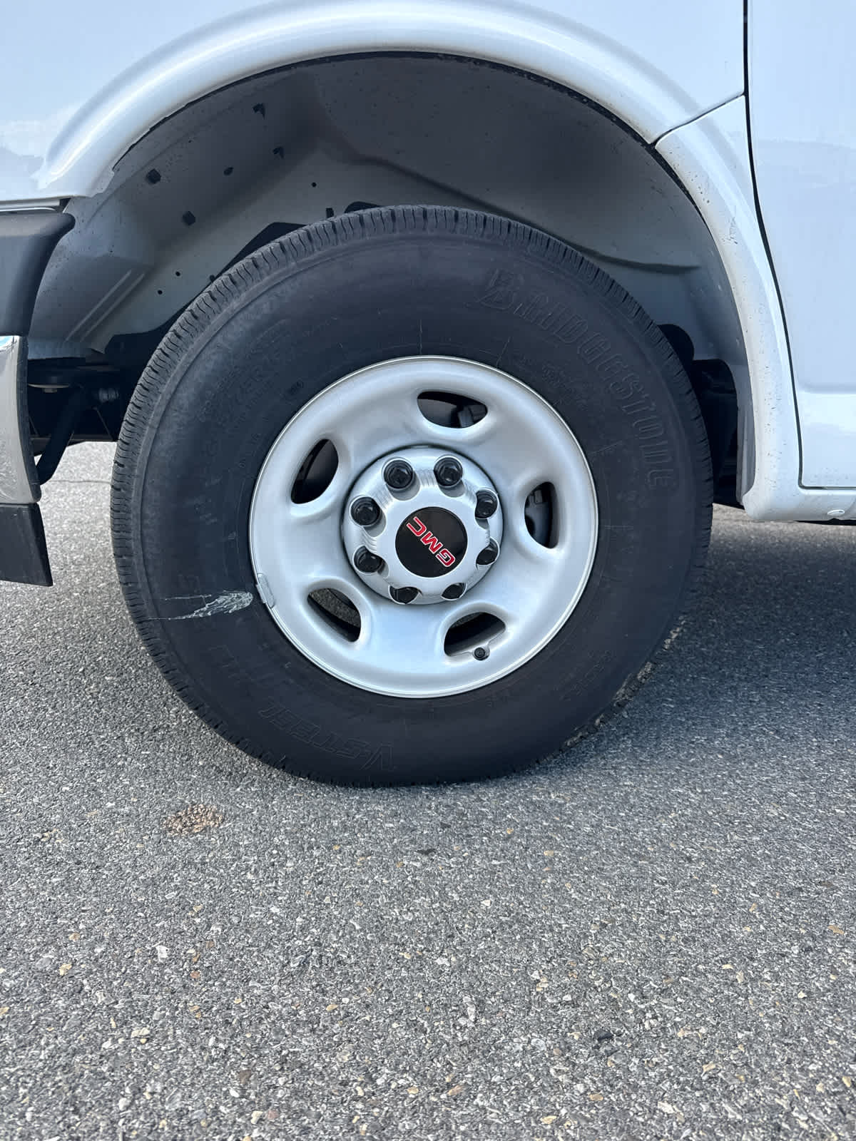 2025 GMC Savana Cutaway Work Van's photo