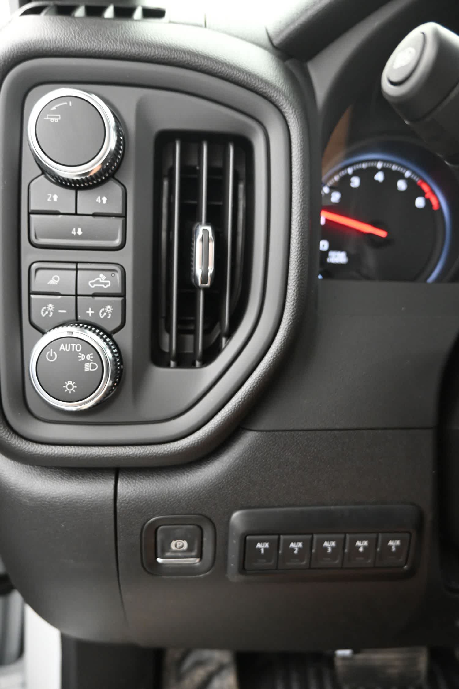 2026 GMC Sierra 2500HD Pro - Photo 17