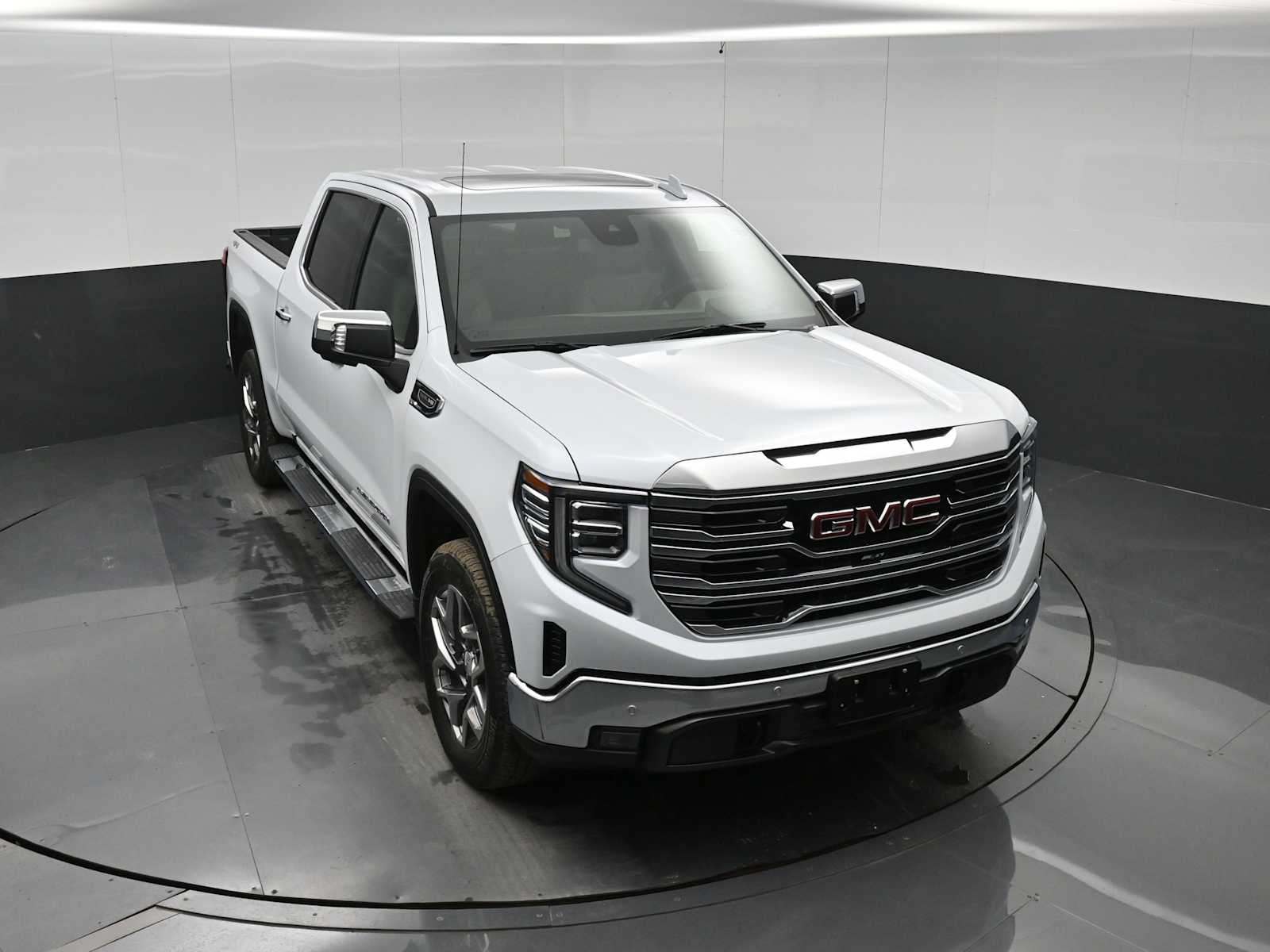 2026 GMC Sierra 1500 SLT - Photo 22