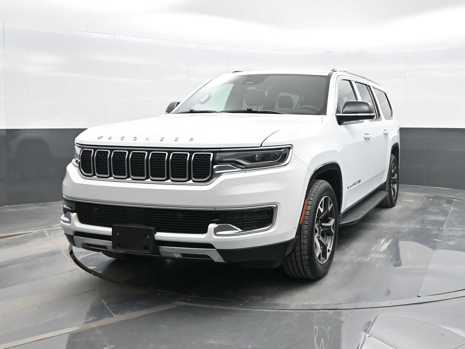 2023 Jeep Wagoneer L Series III's photo