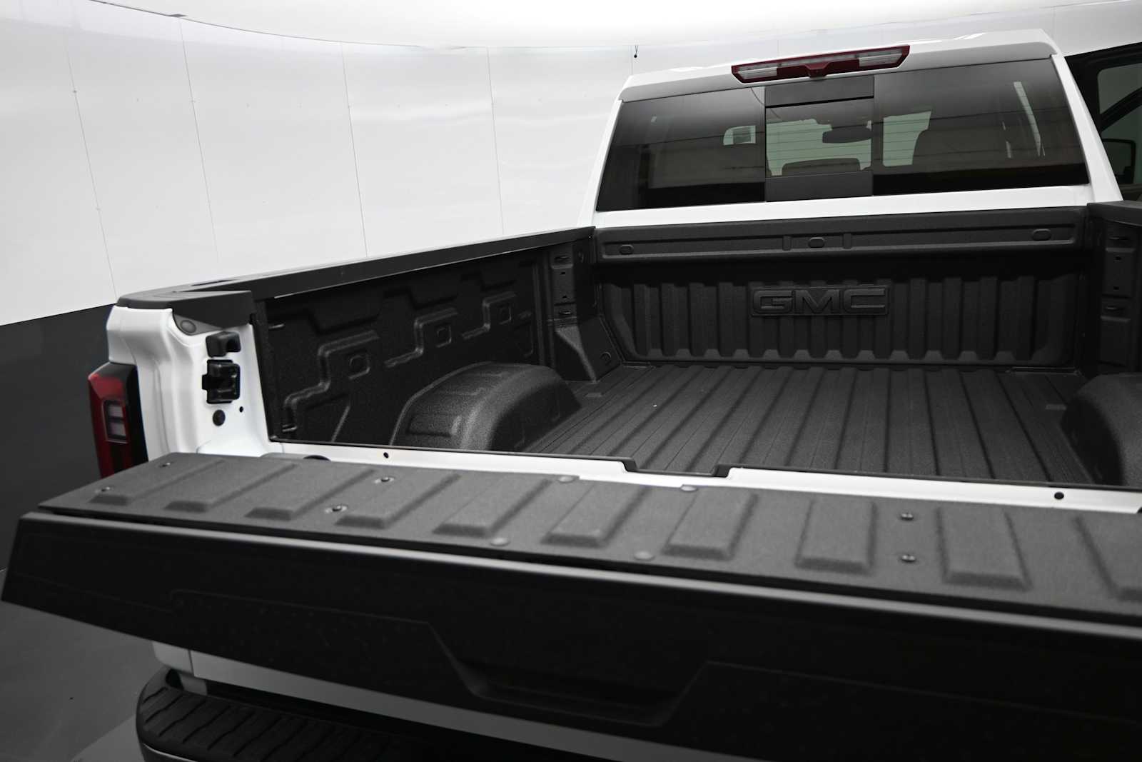 2026 GMC Sierra 2500HD SLT - Photo 14