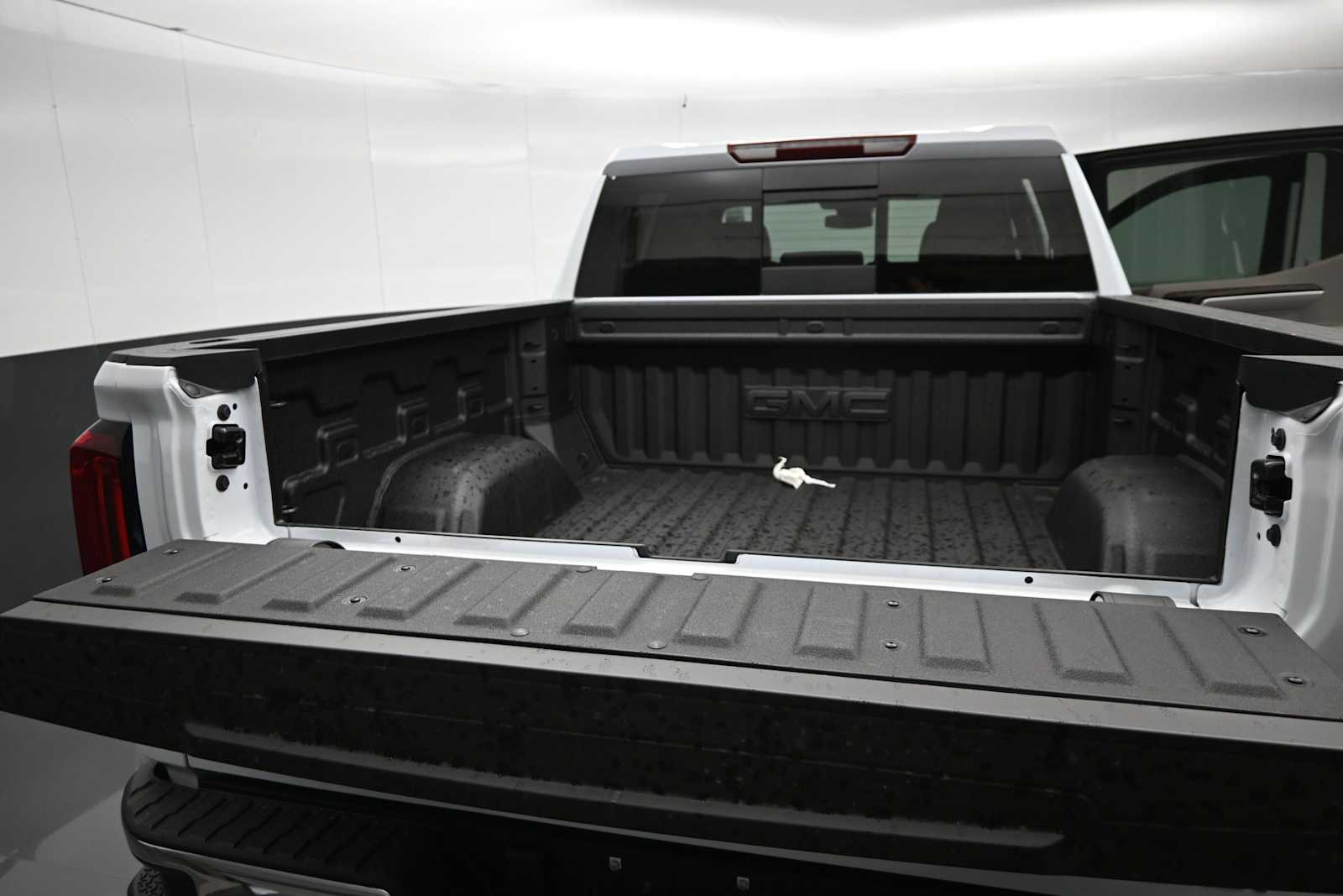 2026 GMC Sierra 1500 SLT - Photo 14