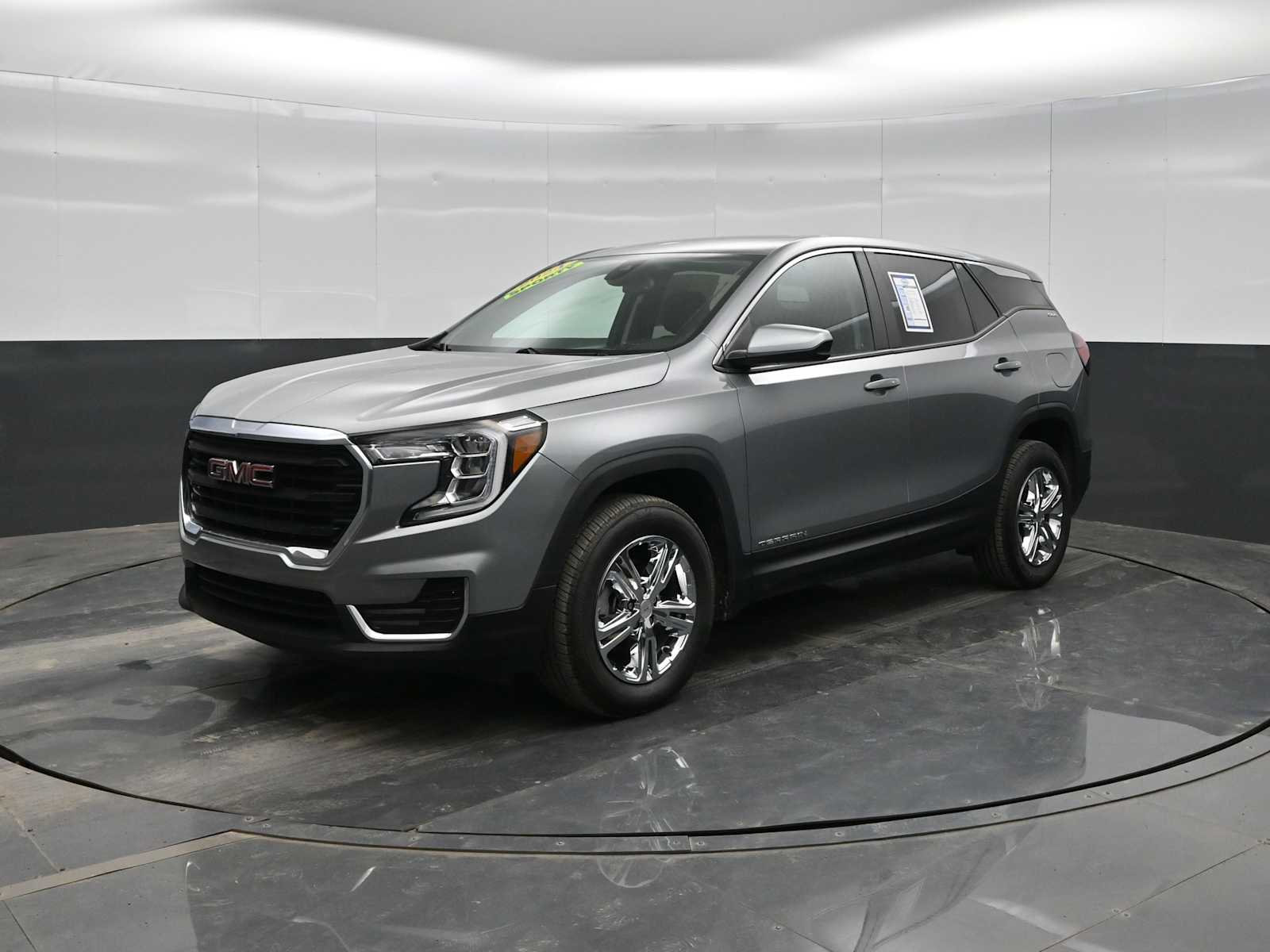 2024 GMC Terrain SLE's photo