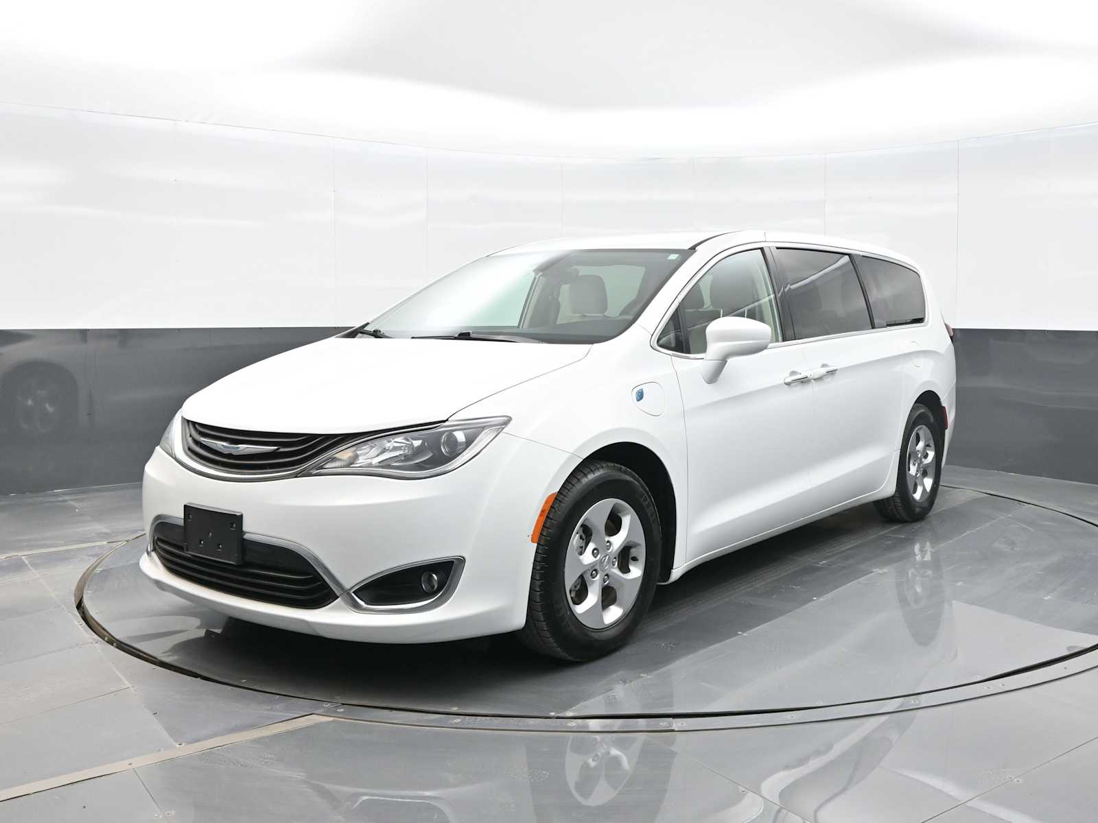 2017 Chrysler Pacifica Hybrid Touring Plus