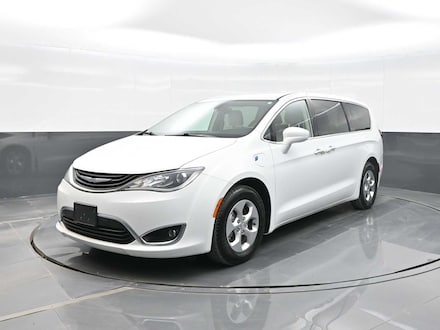 2017 Chrysler Pacifica Hybrid Touring Plus
