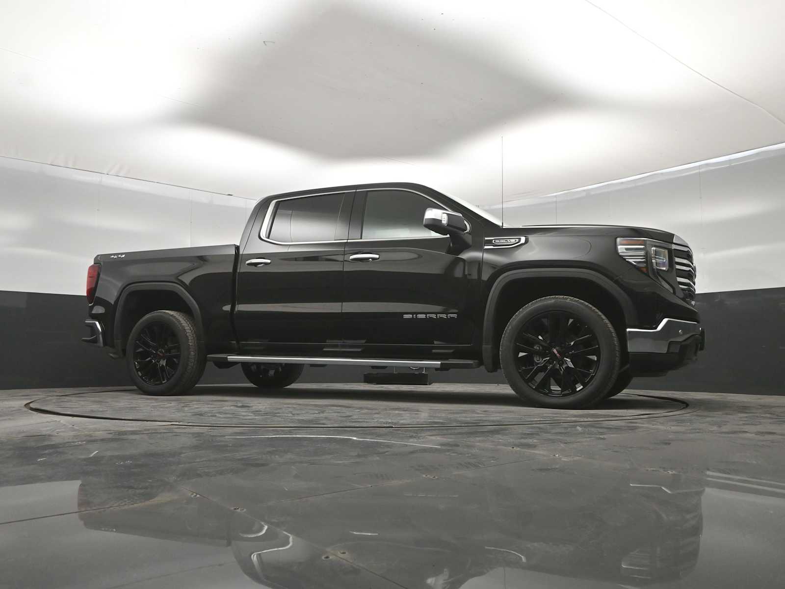 2026 GMC Sierra 1500 SLT - Photo 43