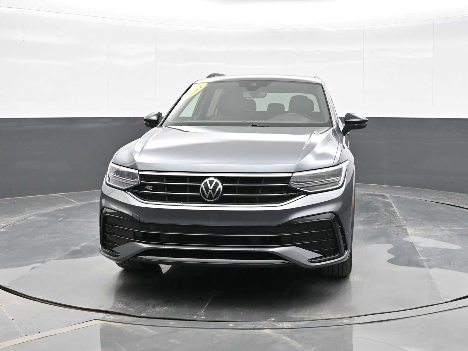 2022 Volkswagen Tiguan SE R-Line Black photo 3