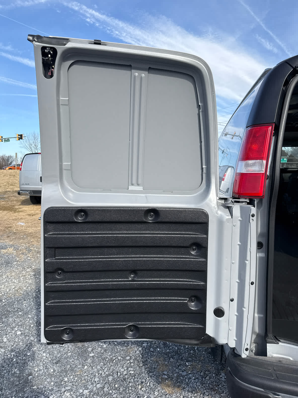 2025 GMC Savana Cargo Work Van - Photo 7