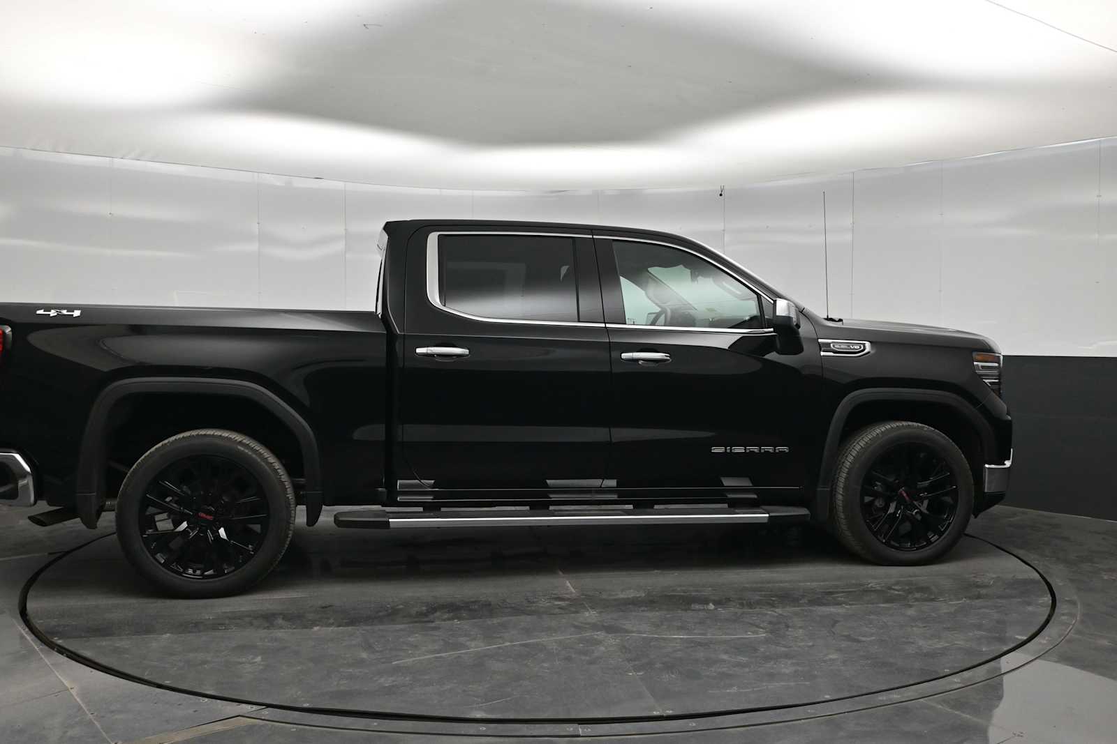 2026 GMC Sierra 1500 SLT - Photo 8