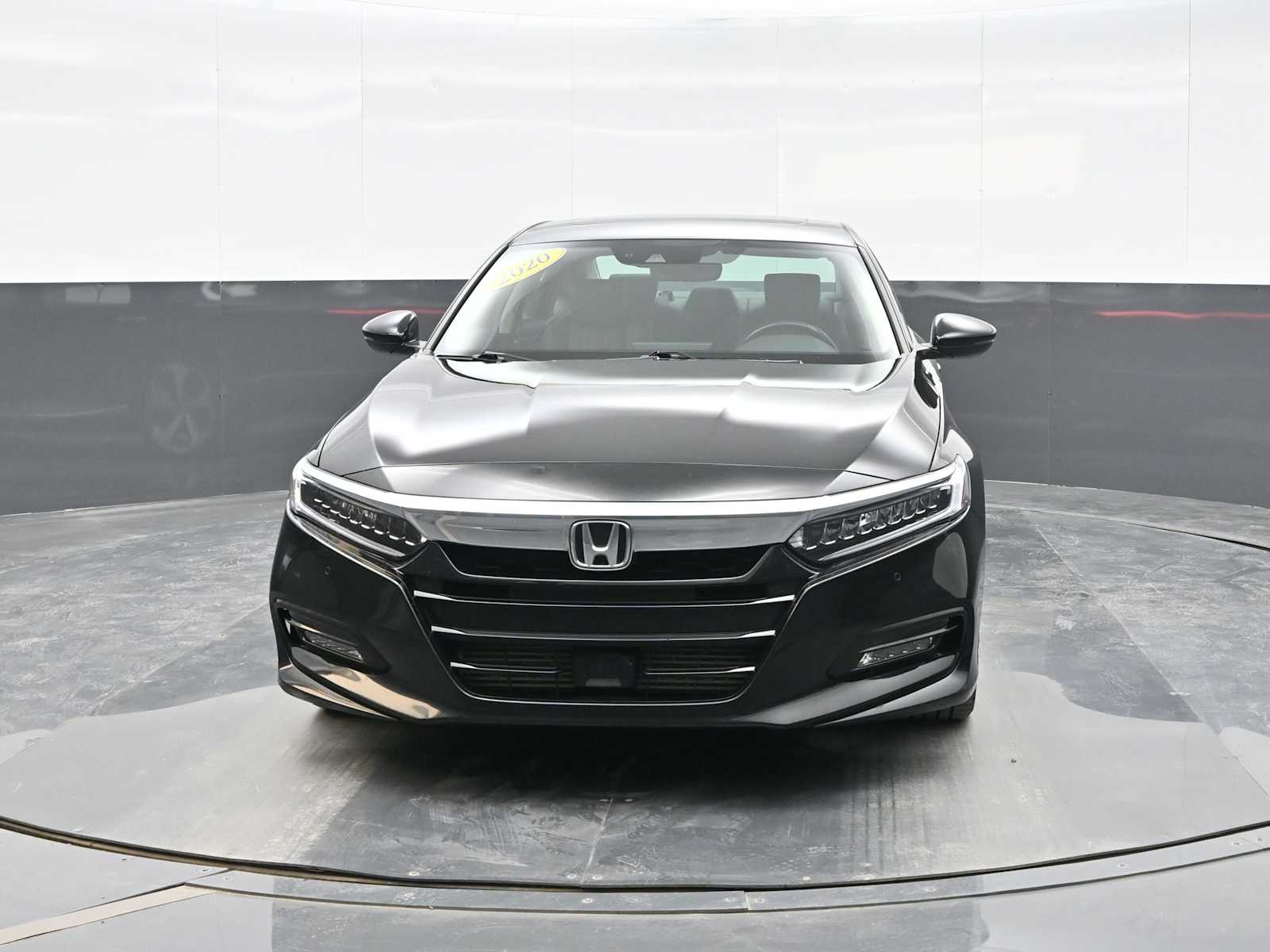 2020 Honda Accord Touring photo 2