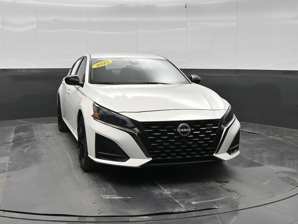 Used 2025 Nissan Altima SR