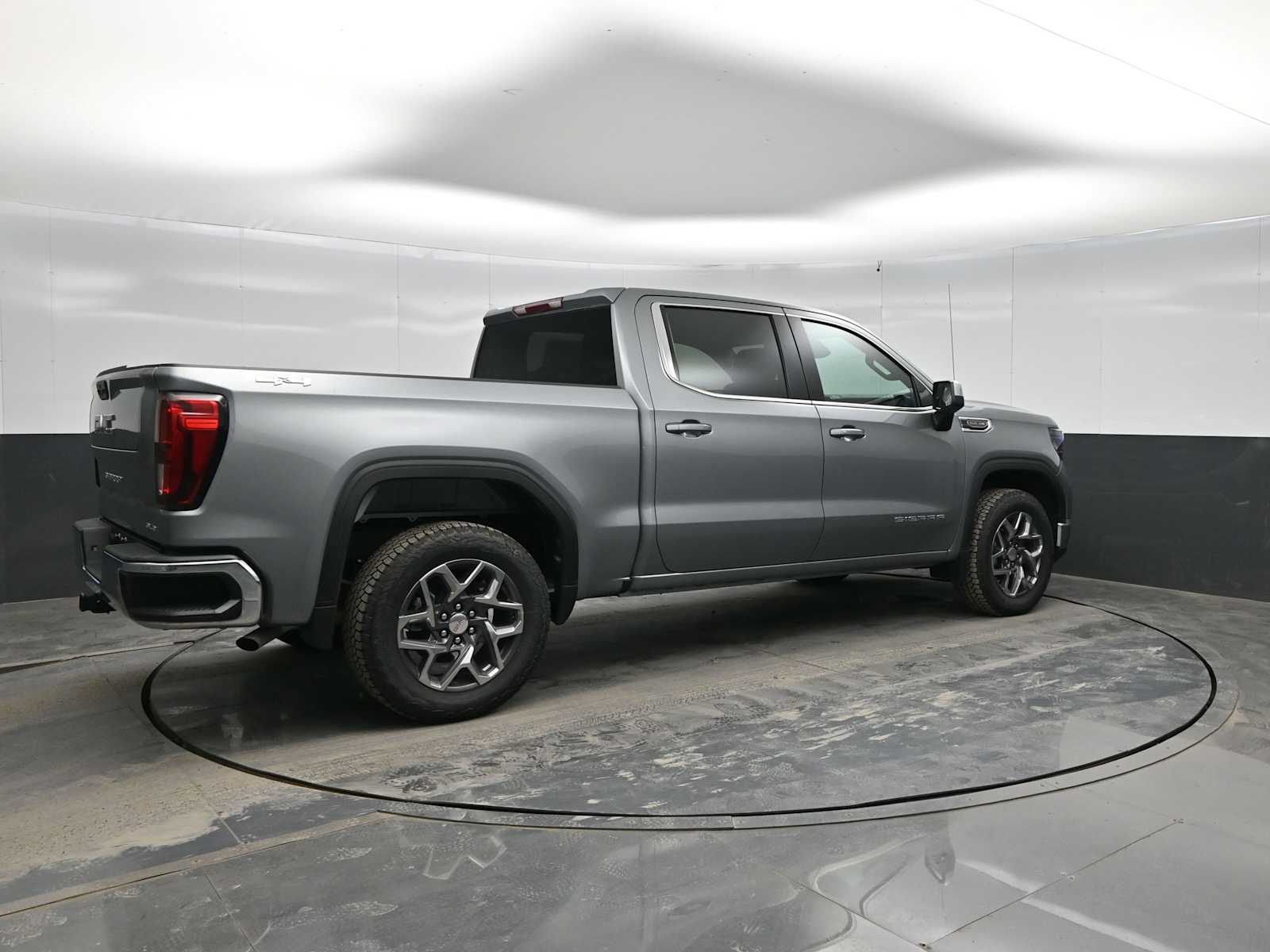 2026 GMC Sierra 1500 SLE - Photo 8