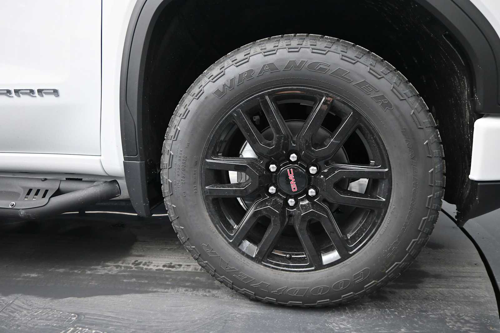 2026 GMC Sierra 1500 SLT - Photo 10