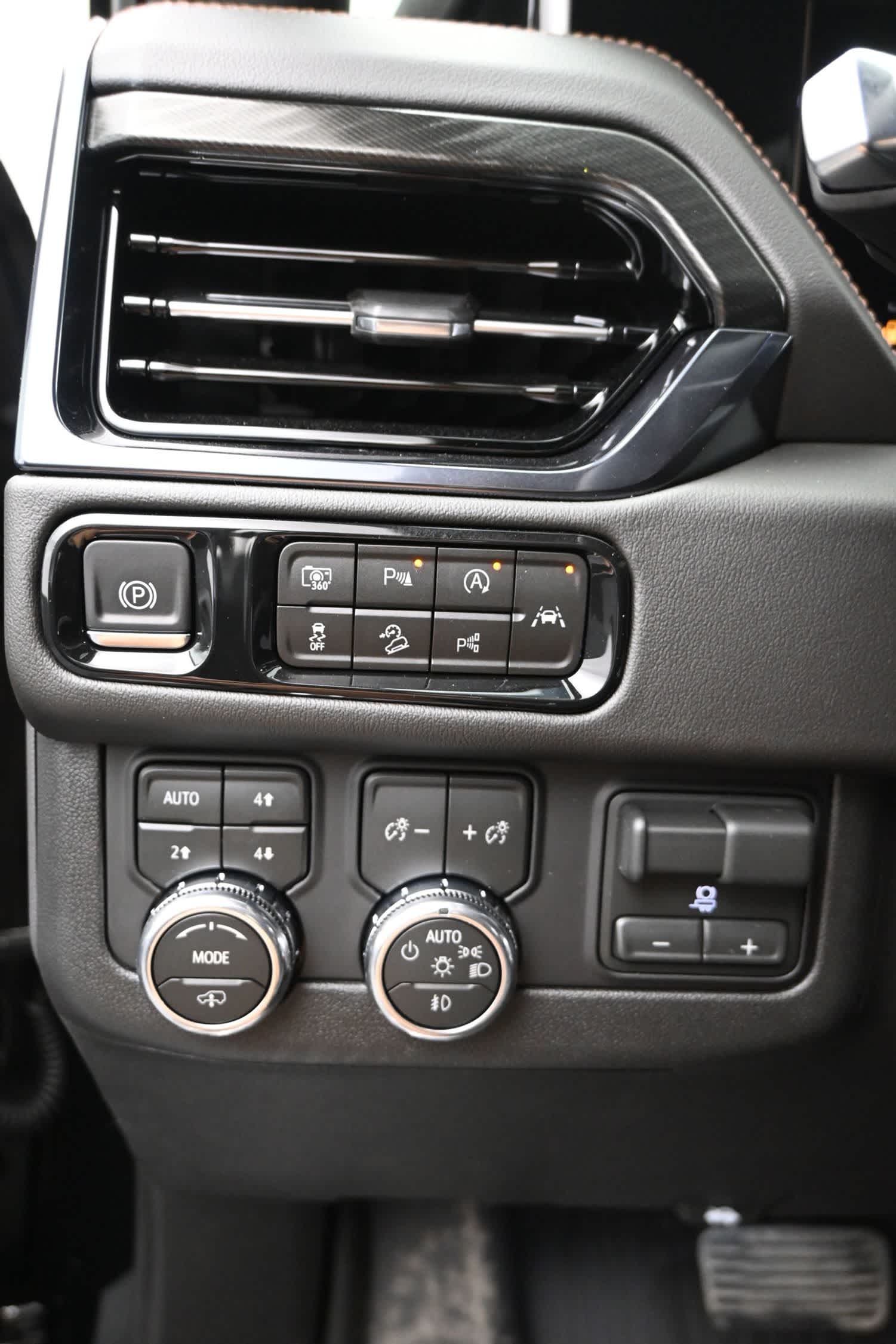 2026 GMC Yukon AT4 - Photo 22