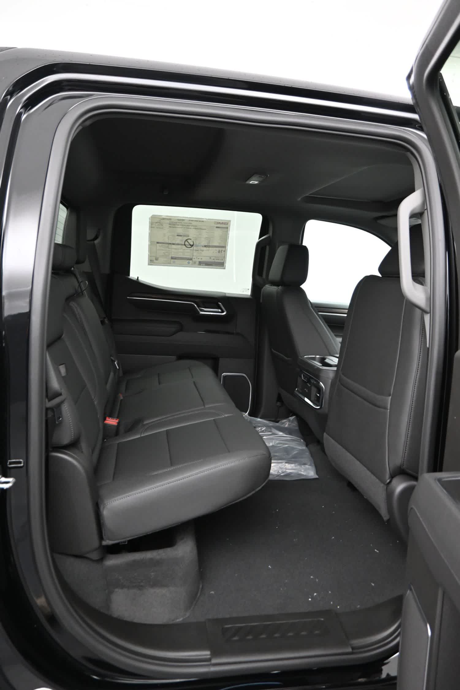 2026 GMC Sierra 1500 SLT - Photo 12