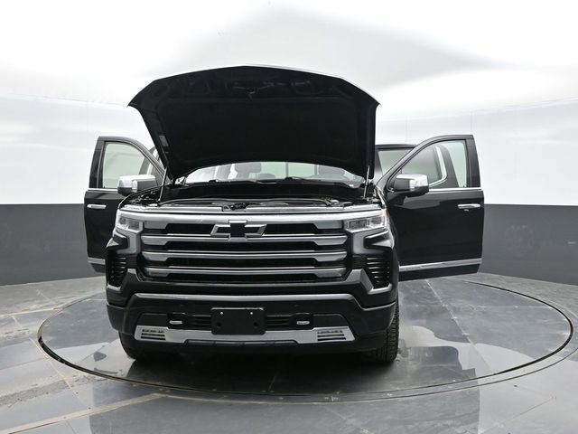 2023 Chevrolet Silverado 1500 High Country photo 3