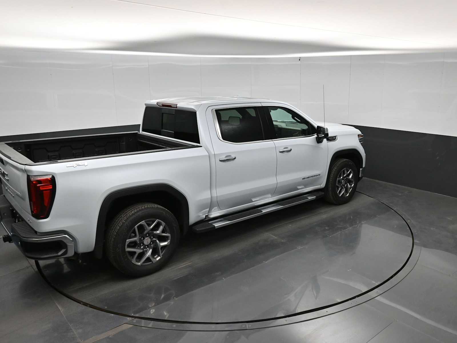 2026 GMC Sierra 1500 SLT - Photo 33