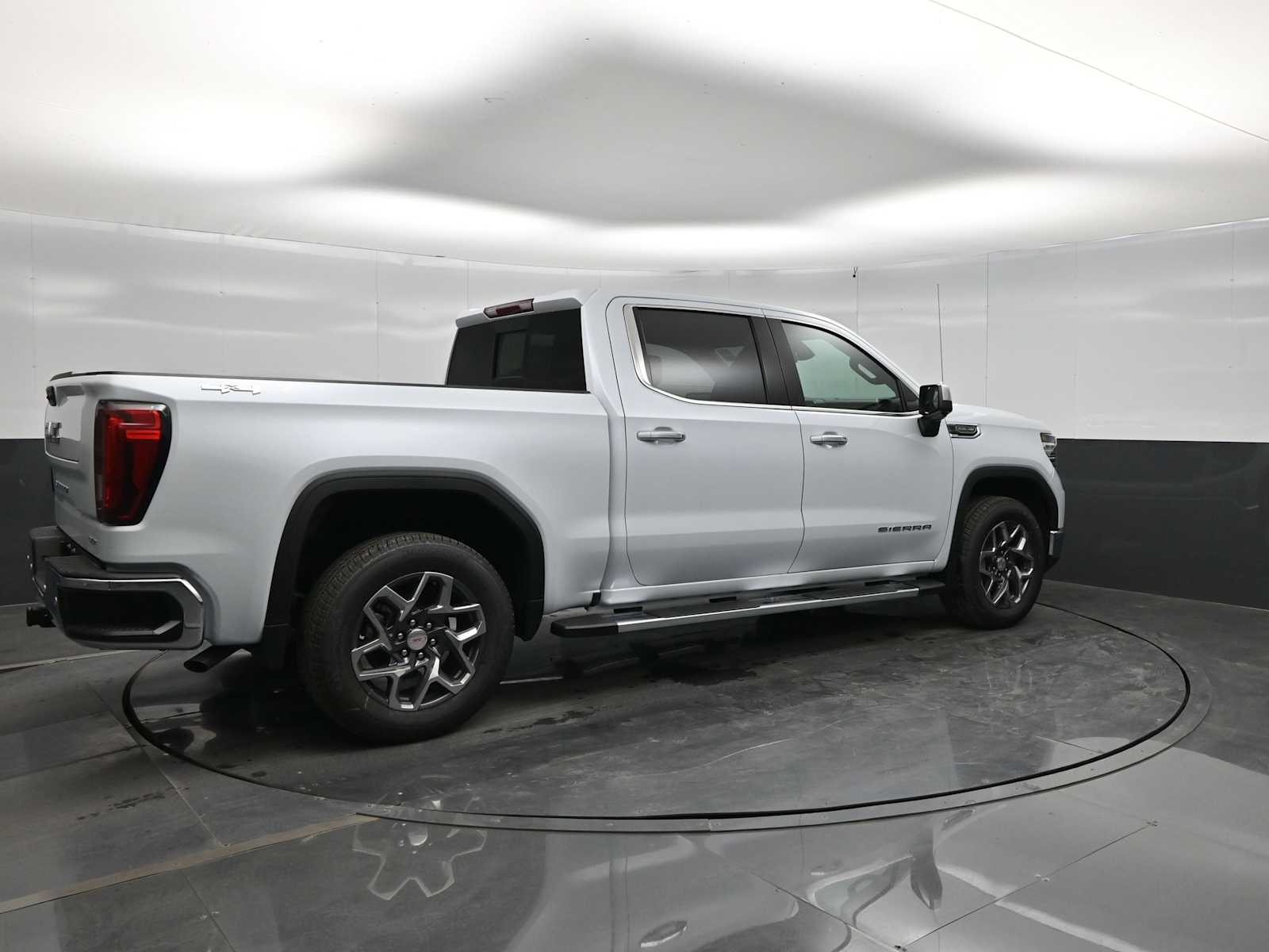 2026 GMC Sierra 1500 SLT - Photo 8