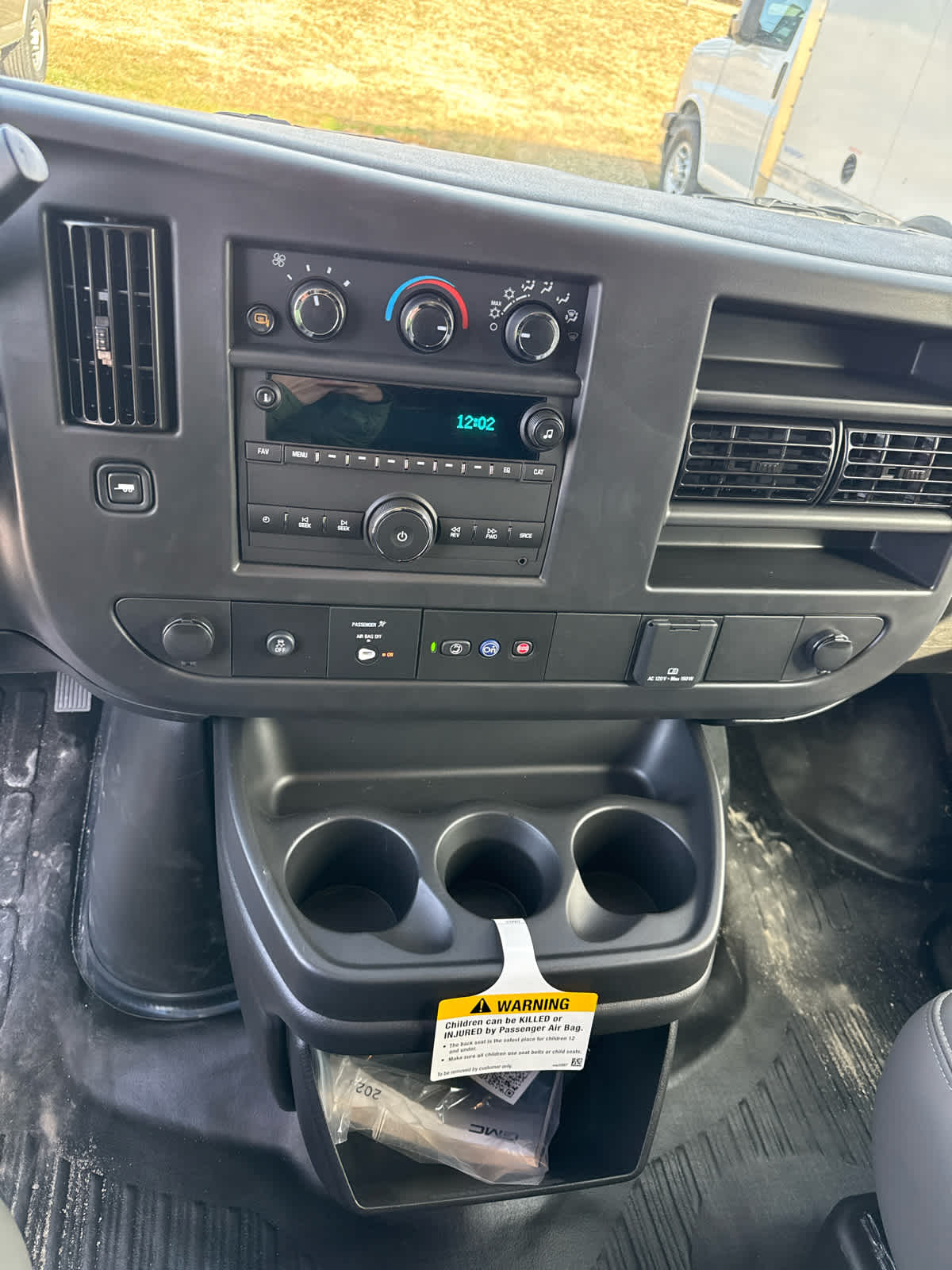 2025 GMC Savana Cargo Work Van - Photo 14