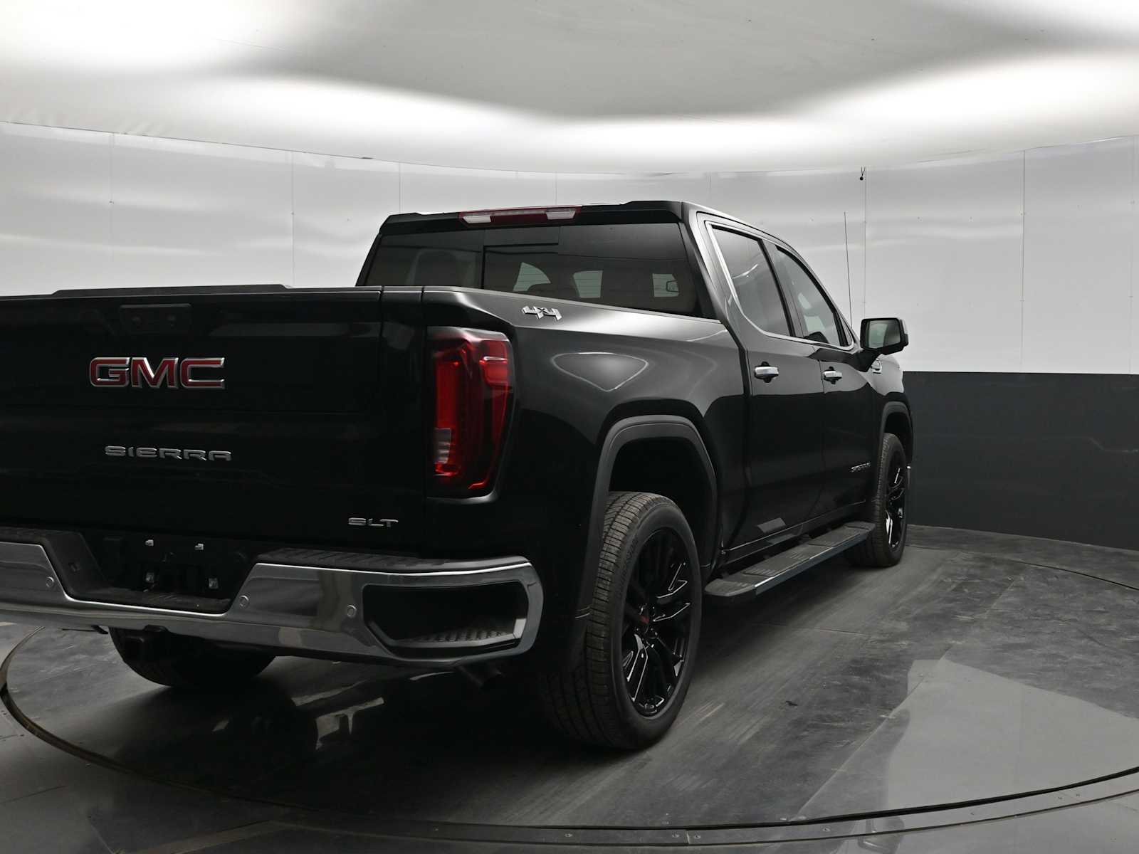 2026 GMC Sierra 1500 SLT - Photo 6