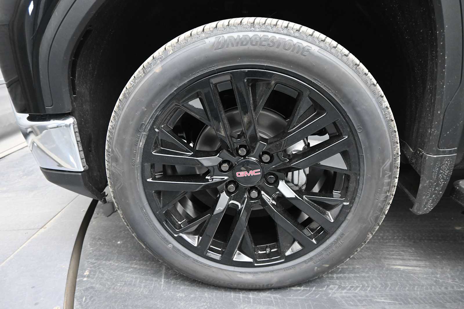 2026 GMC Sierra 1500 SLT - Photo 10