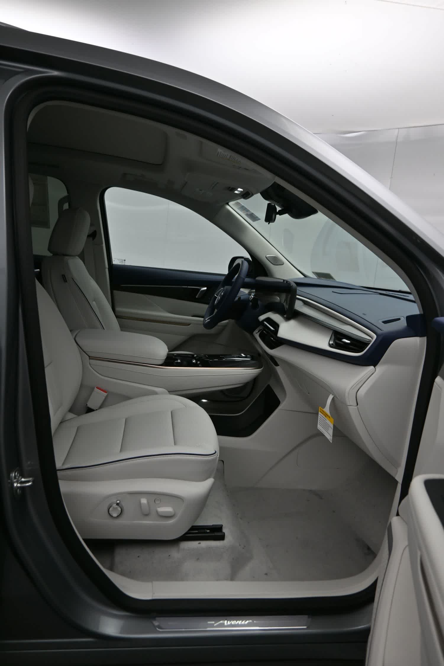 2026 Buick Enclave Avenir - Photo 11