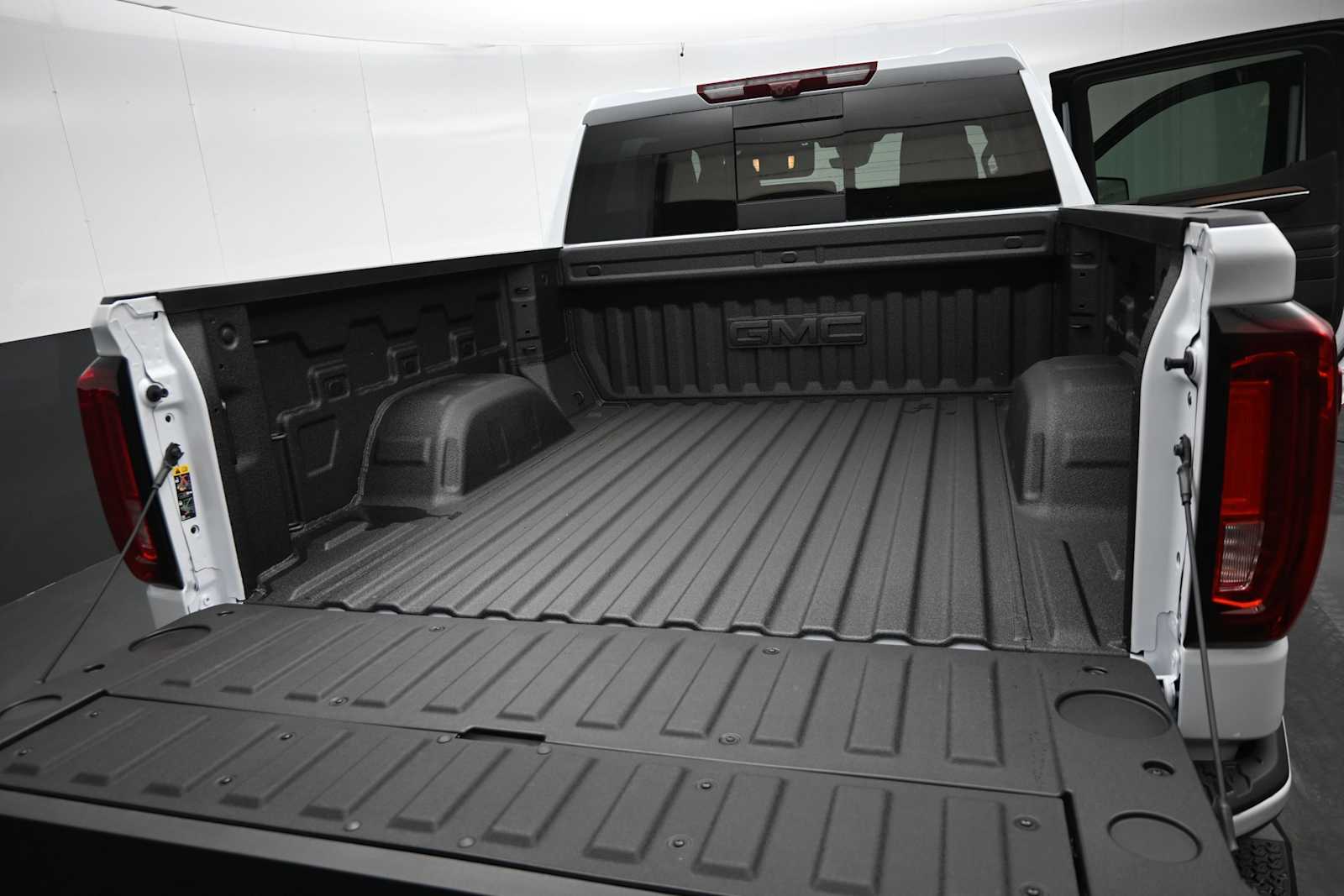 2026 GMC Sierra 1500 Denali - Photo 14