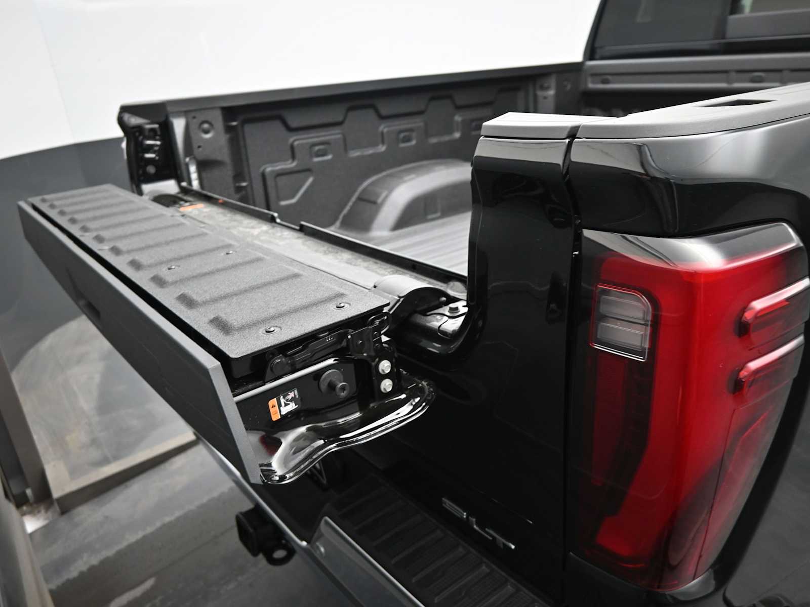 2026 GMC Sierra 2500HD SLT - Photo 6