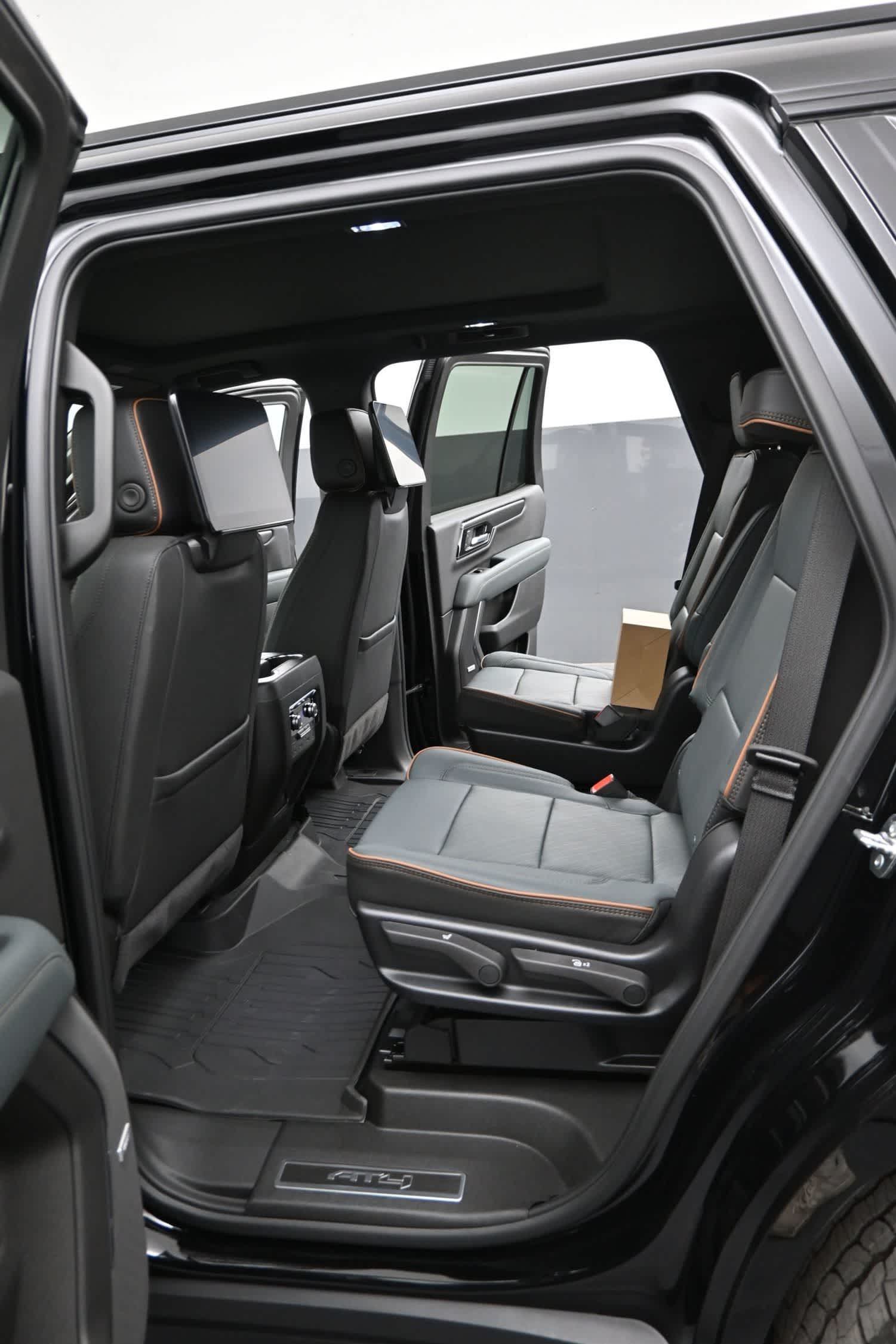 2026 GMC Yukon AT4 - Photo 15