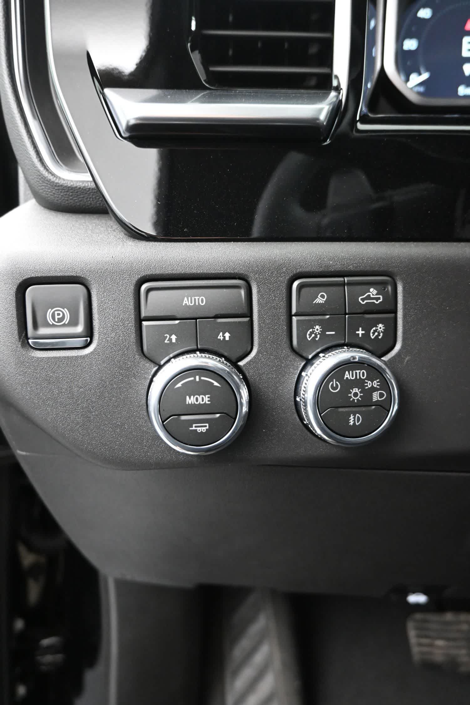 2026 GMC Sierra 1500 SLT - Photo 25