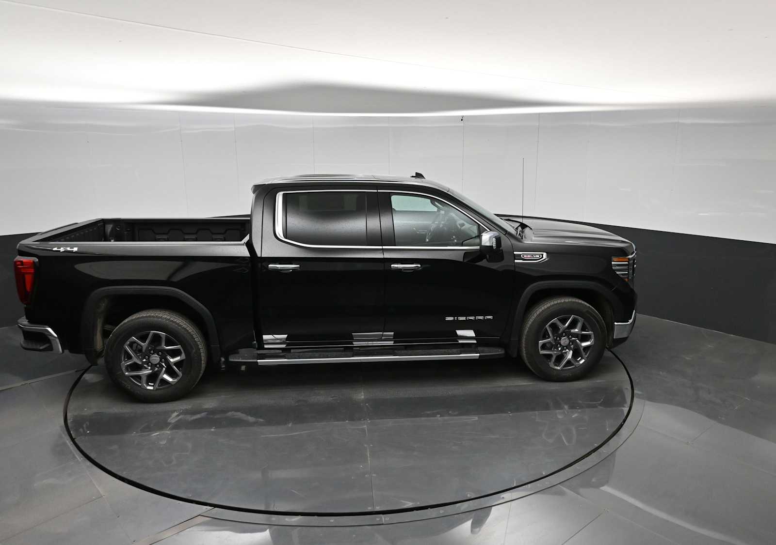 2026 GMC Sierra 1500 SLT - Photo 33