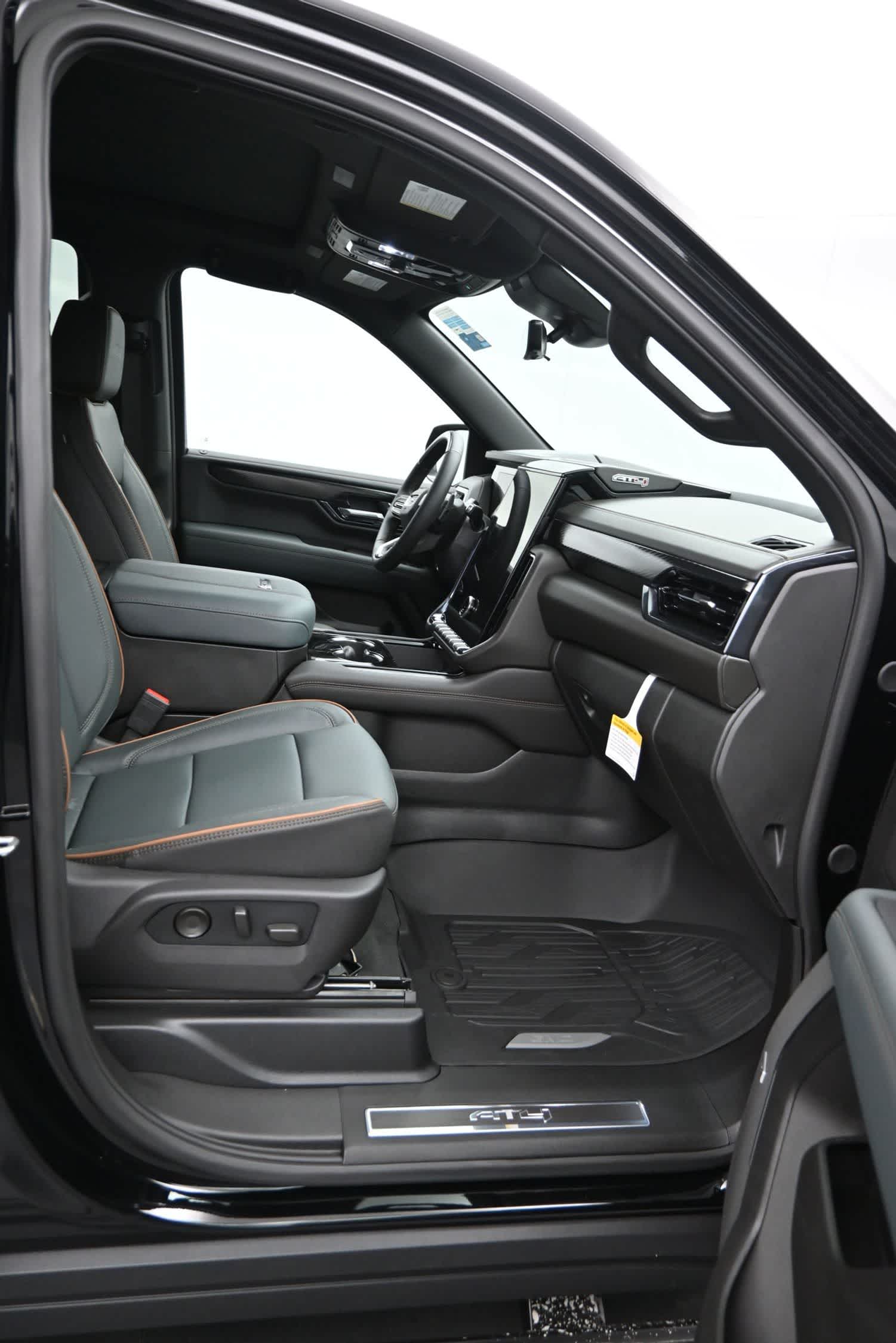 2026 GMC Yukon AT4 - Photo 11