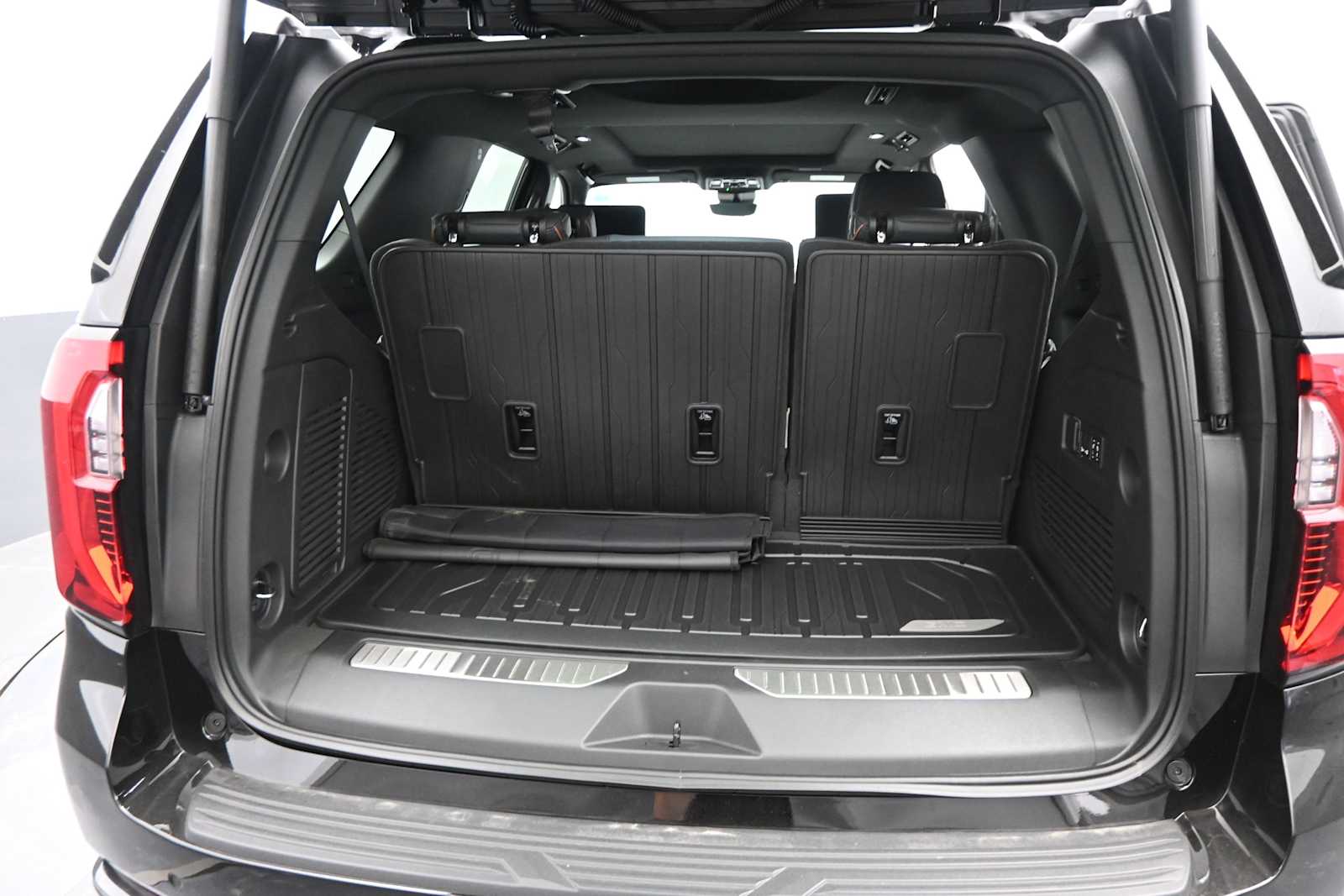 2026 GMC Yukon AT4 - Photo 13