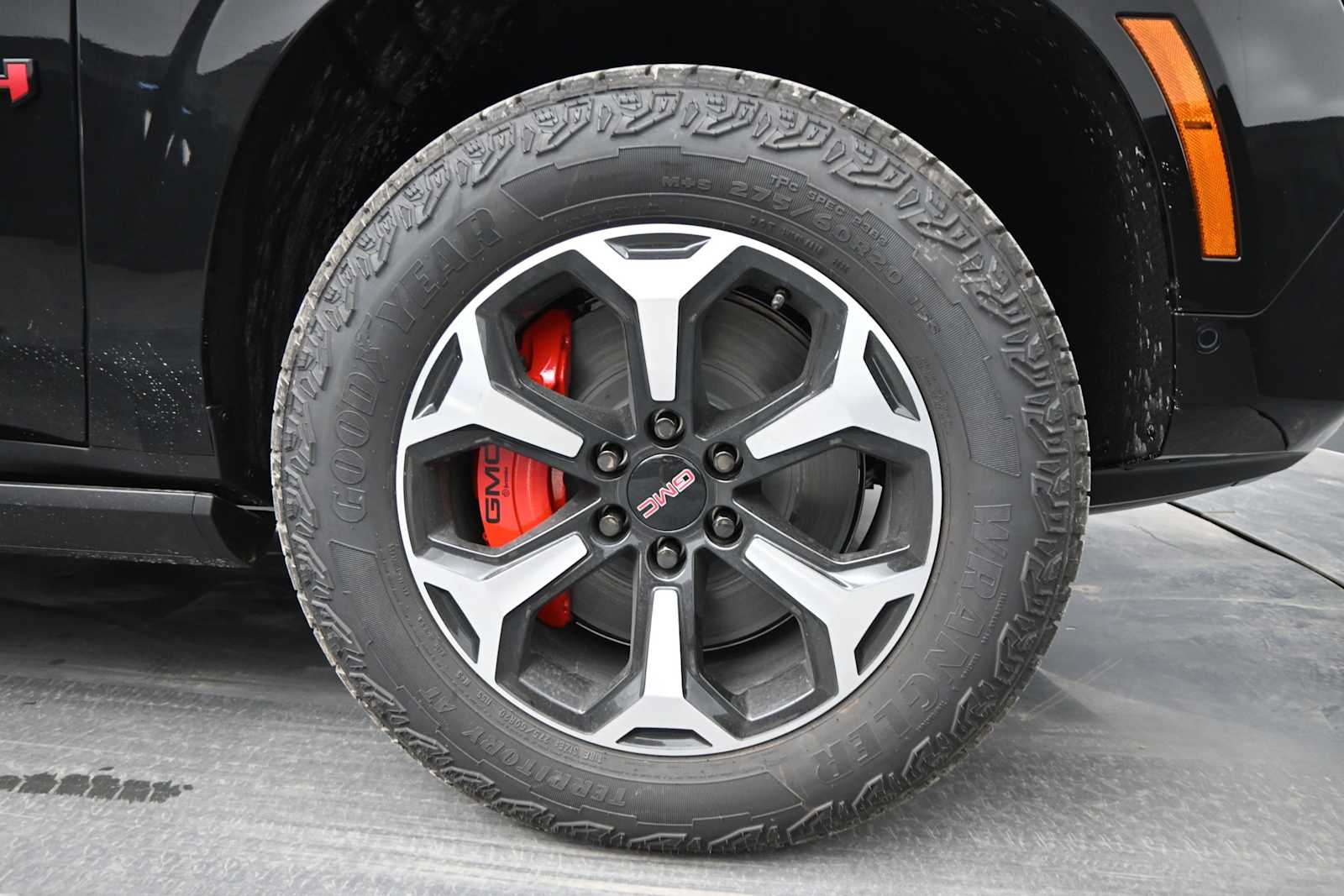 2026 GMC Yukon AT4 - Photo 10