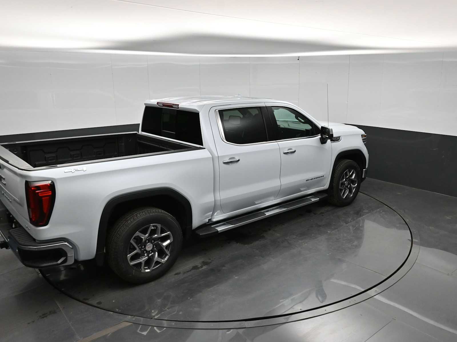 2026 GMC Sierra 1500 SLT - Photo 29
