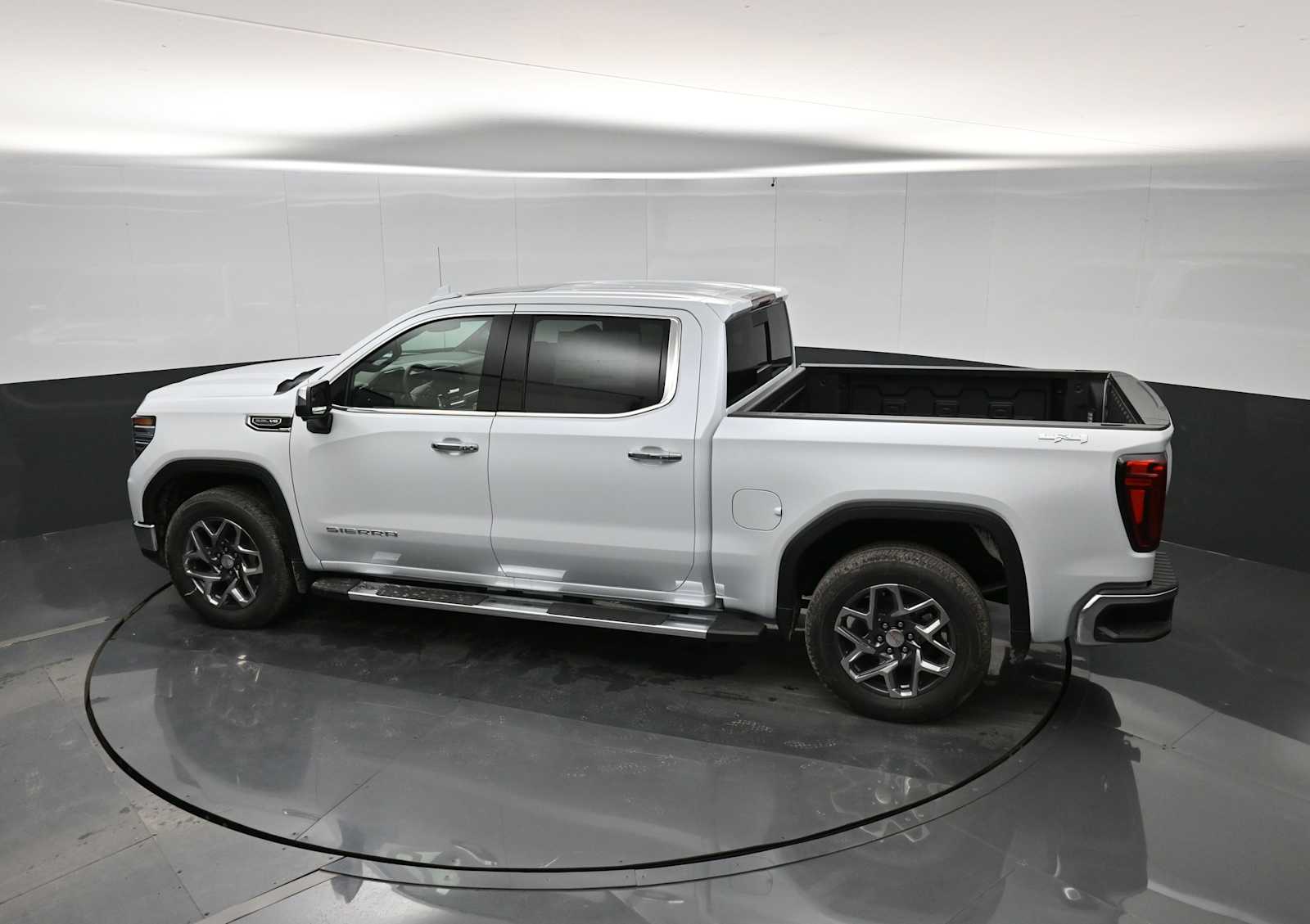 2026 GMC Sierra 1500 SLT - Photo 25