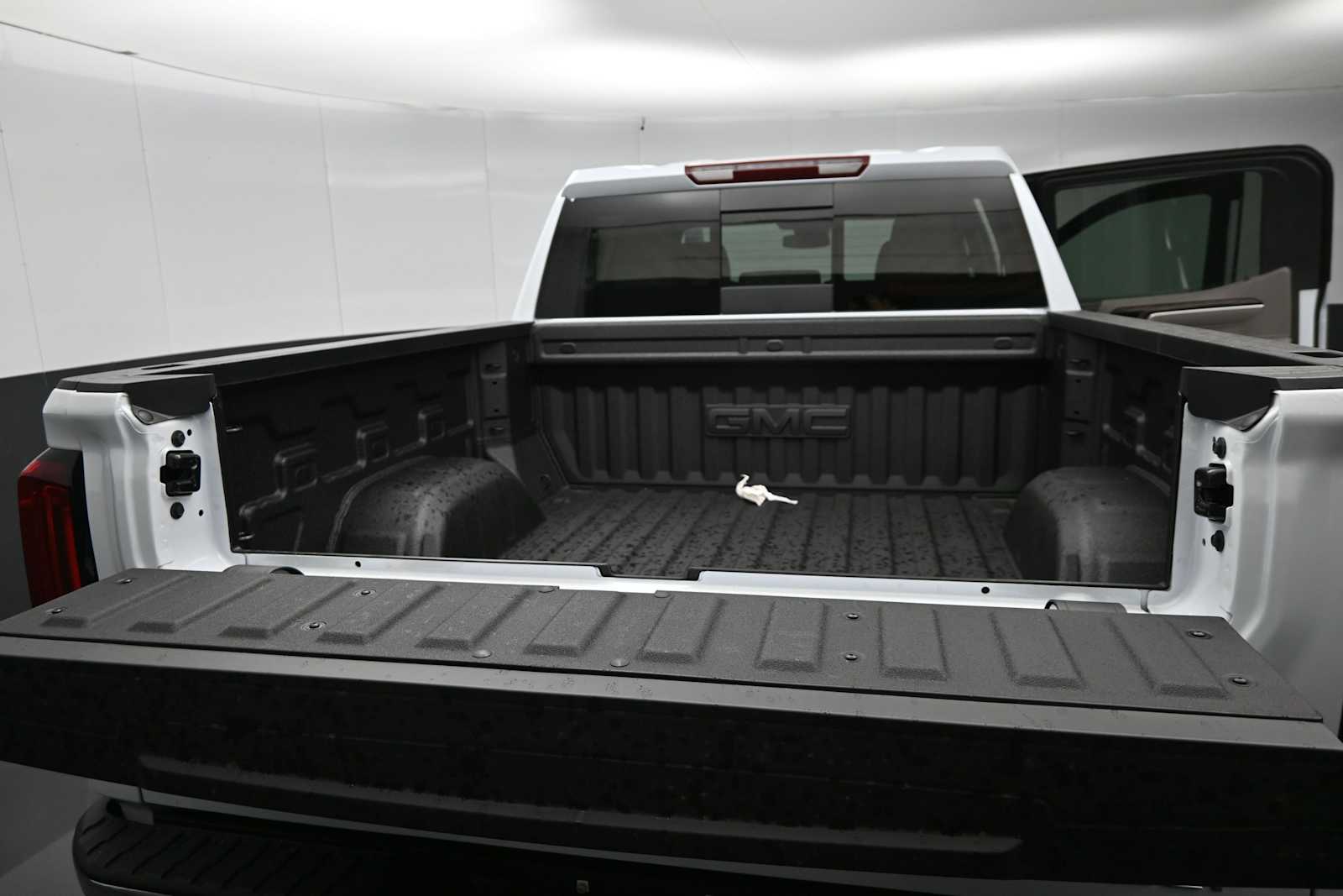 2026 GMC Sierra 1500 SLT - Photo 13