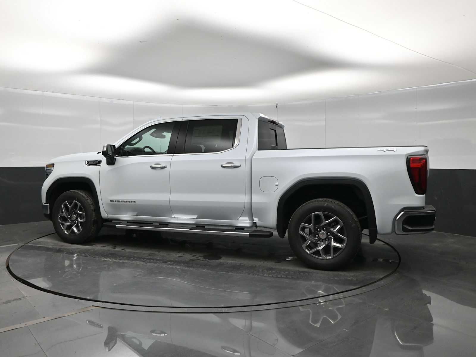 2026 GMC Sierra 1500 SLT - Photo 5